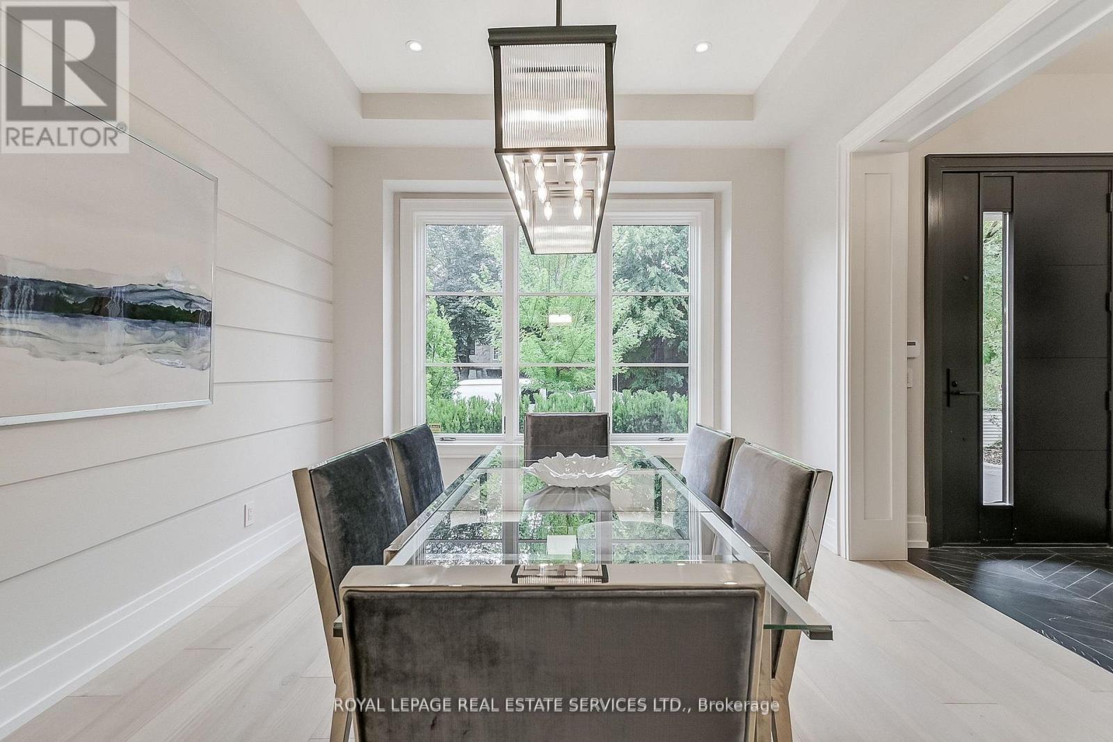 8 Shand Avenue, Toronto, Ontario  M8X 2M5 - Photo 9 - W12750156