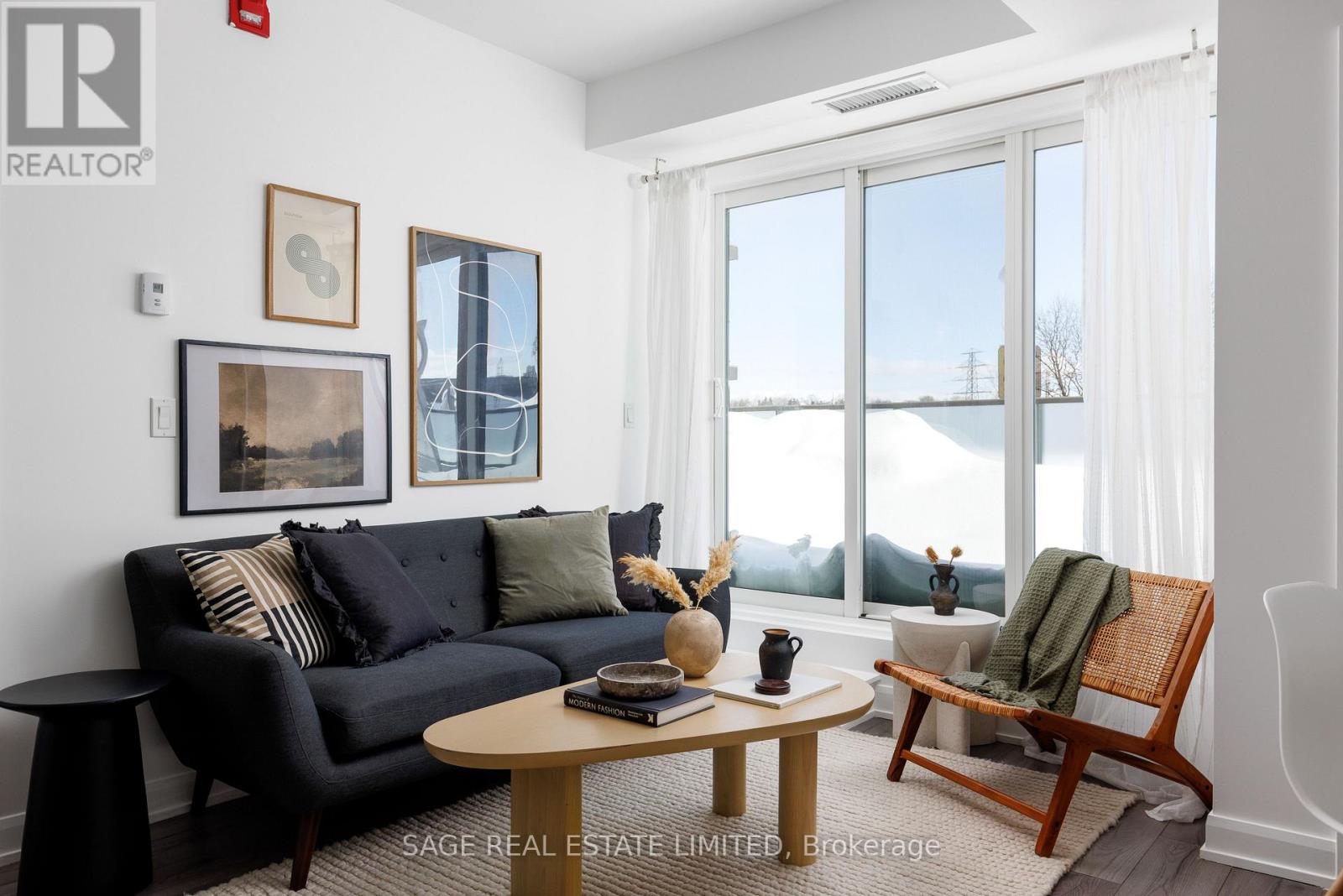 202 - 385 Osler Street, Toronto, Ontario  M6N 2Z4 - Photo 4 - W12750168