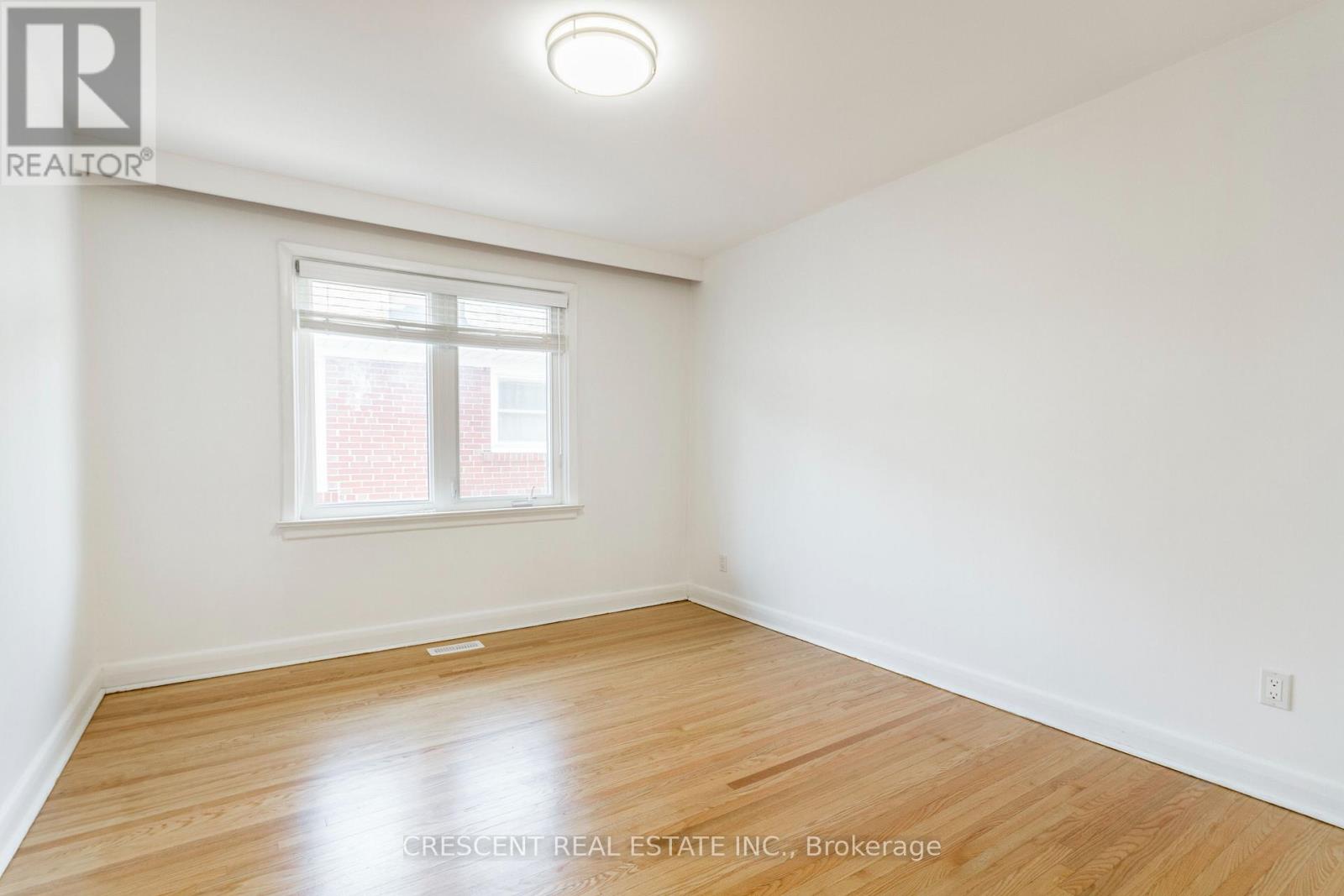 Upper - 51 Black Creek Boulevard, Toronto, Ontario  M6N 2K6 - Photo 17 - W12750212