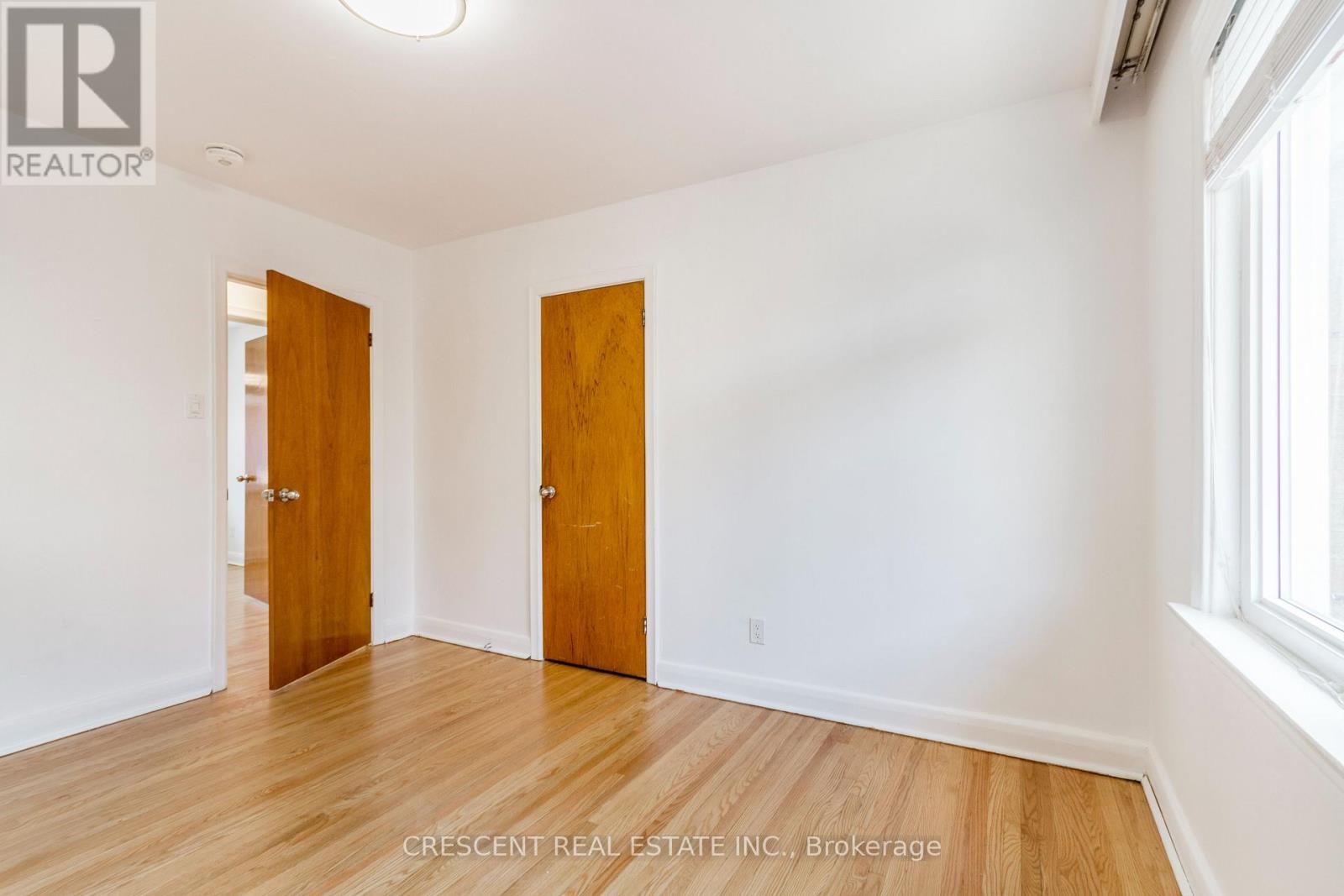 Upper - 51 Black Creek Boulevard, Toronto, Ontario  M6N 2K6 - Photo 18 - W12750212