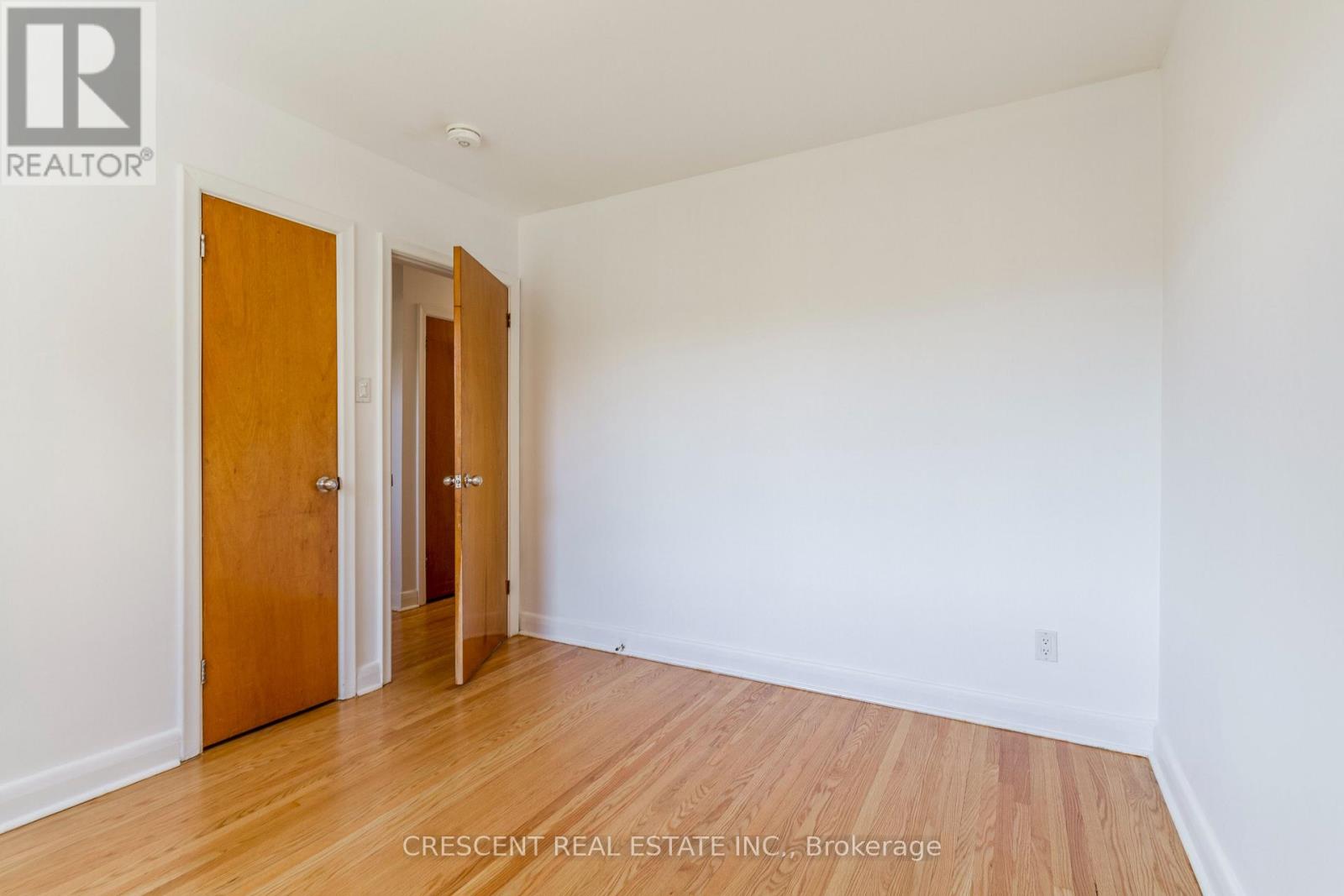 Upper - 51 Black Creek Boulevard, Toronto, Ontario  M6N 2K6 - Photo 21 - W12750212