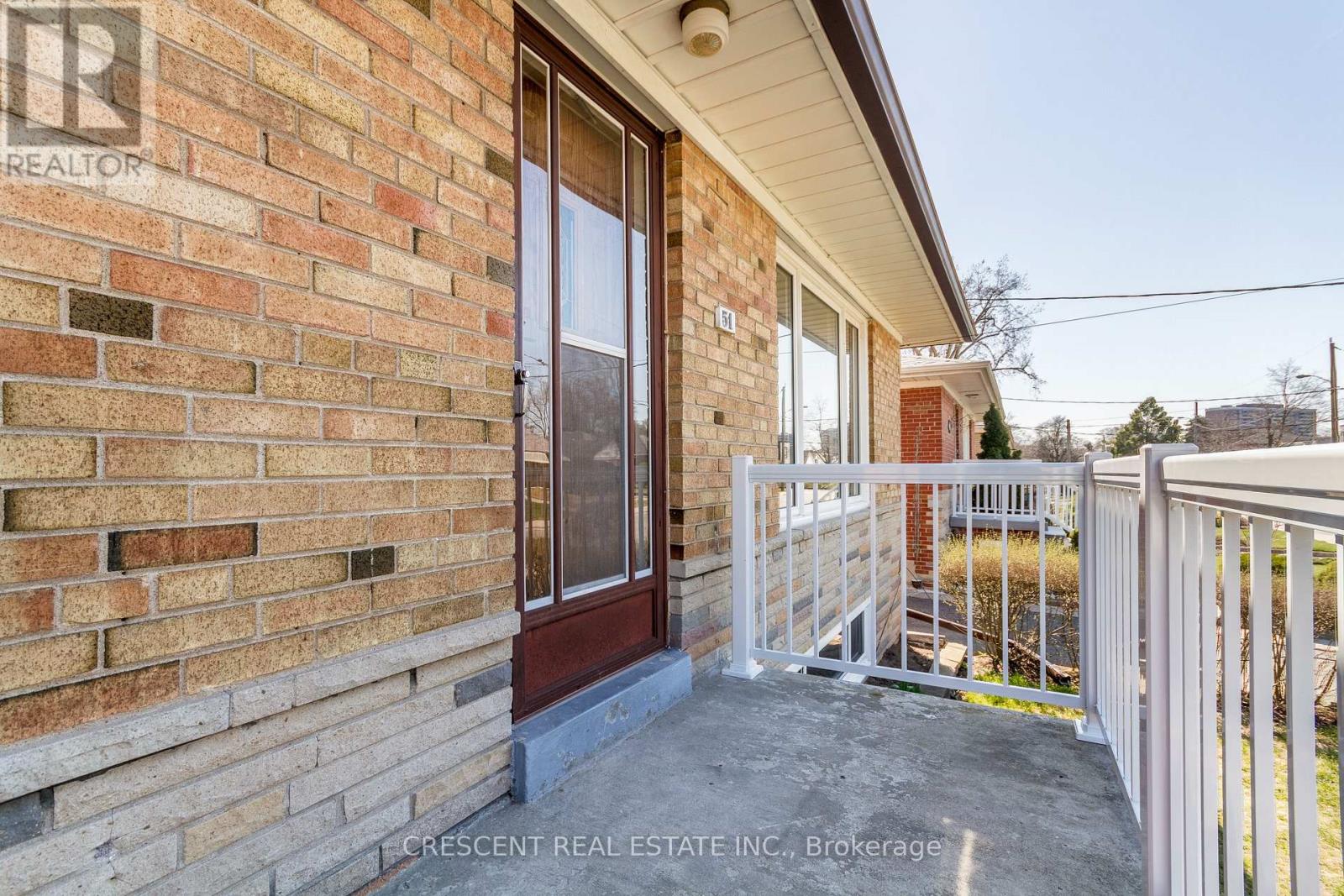 Upper - 51 Black Creek Boulevard, Toronto, Ontario  M6N 2K6 - Photo 7 - W12750212