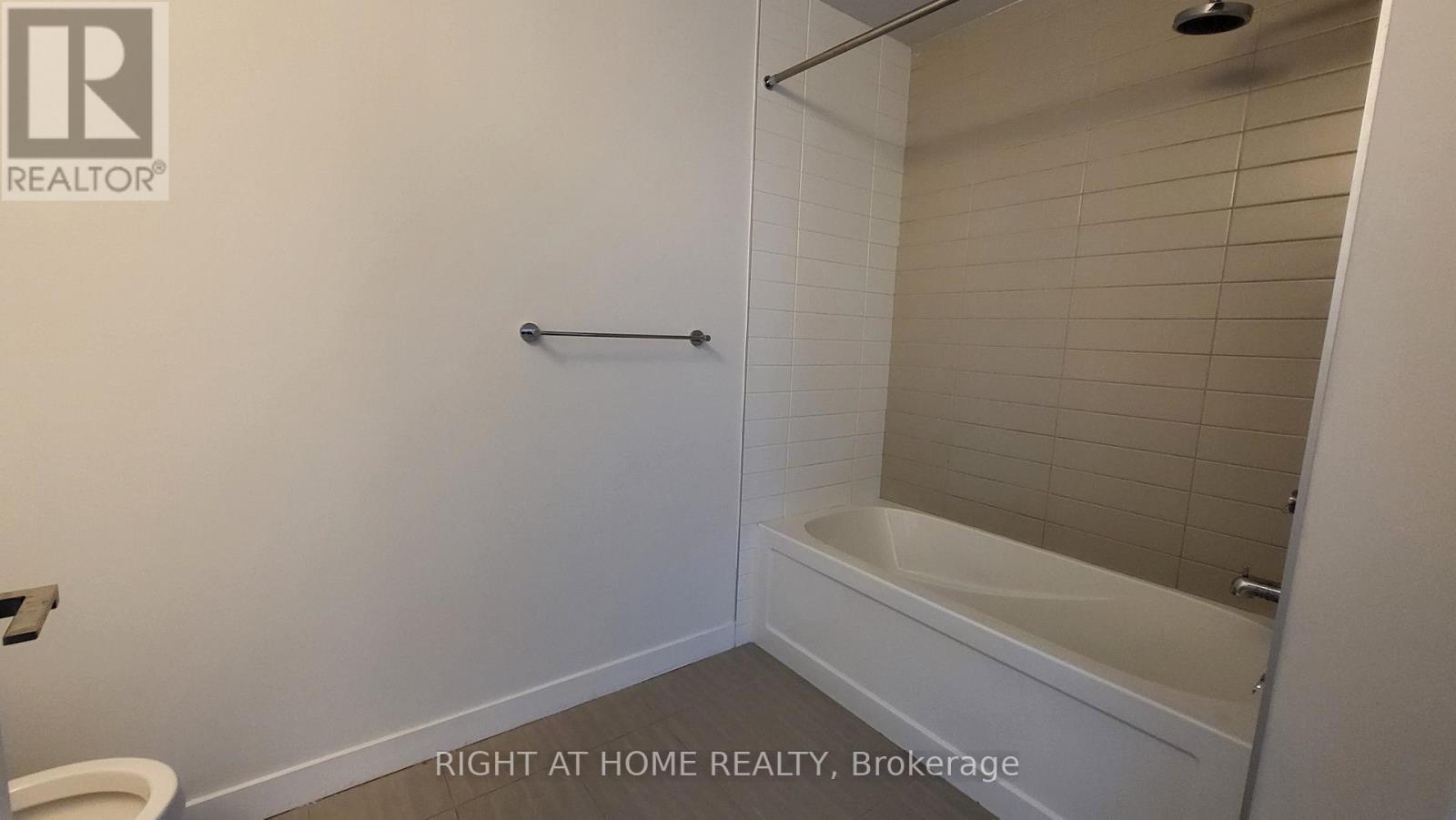 433 - 4055 Parkside Village Drive, Mississauga, Ontario  L5B 0K8 - Photo 14 - W12750218