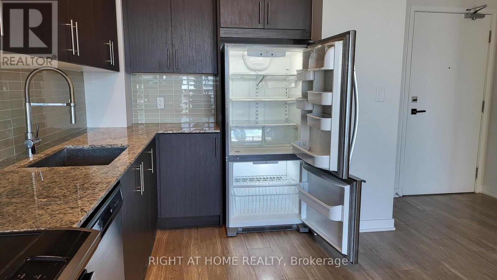 433 - 4055 Parkside Village Drive, Mississauga, Ontario  L5B 0K8 - Photo 9 - W12750218