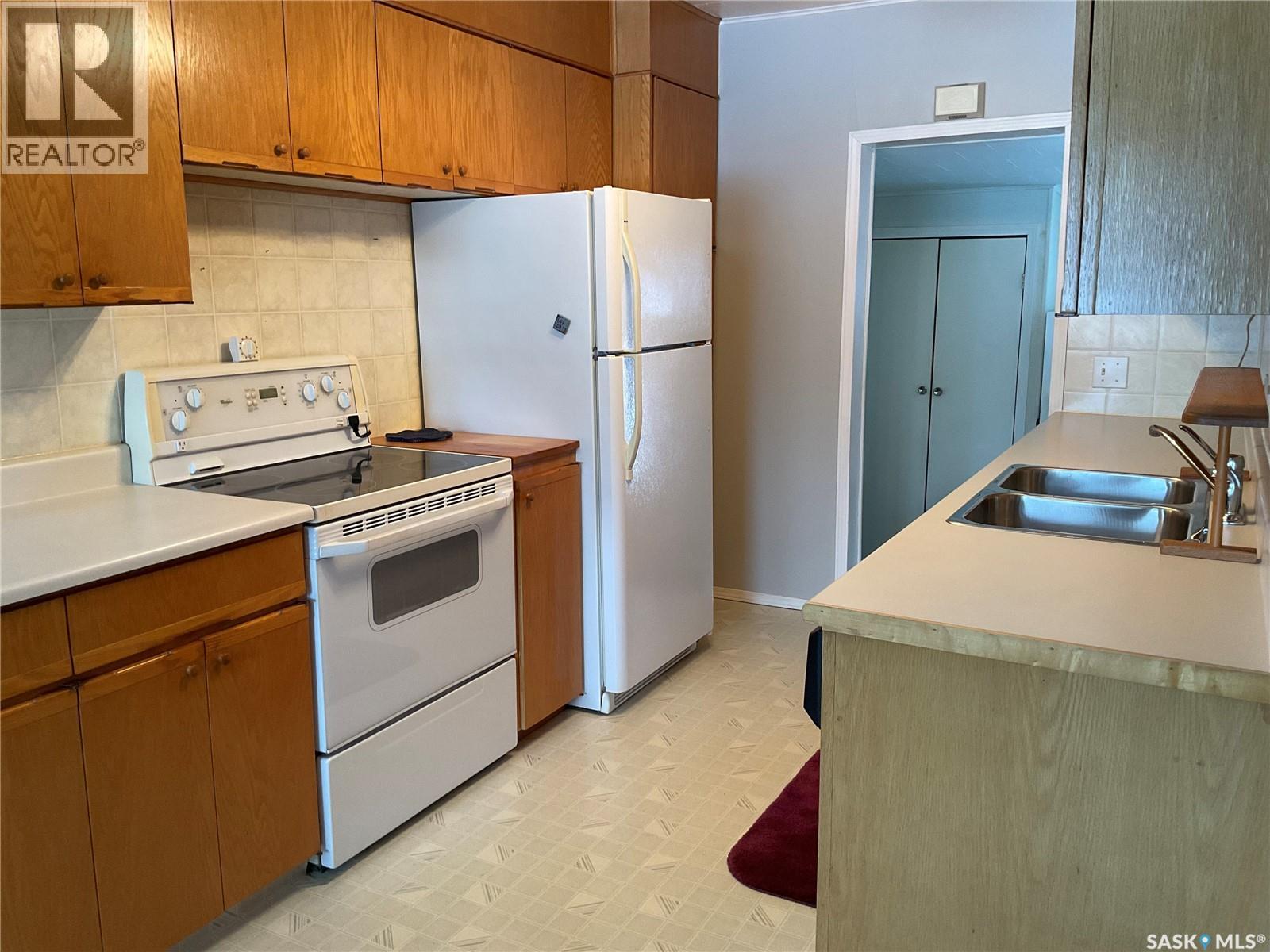 208 5th Street S, Wakaw, Saskatchewan  S0K 4P0 - Photo 8 - SK027799