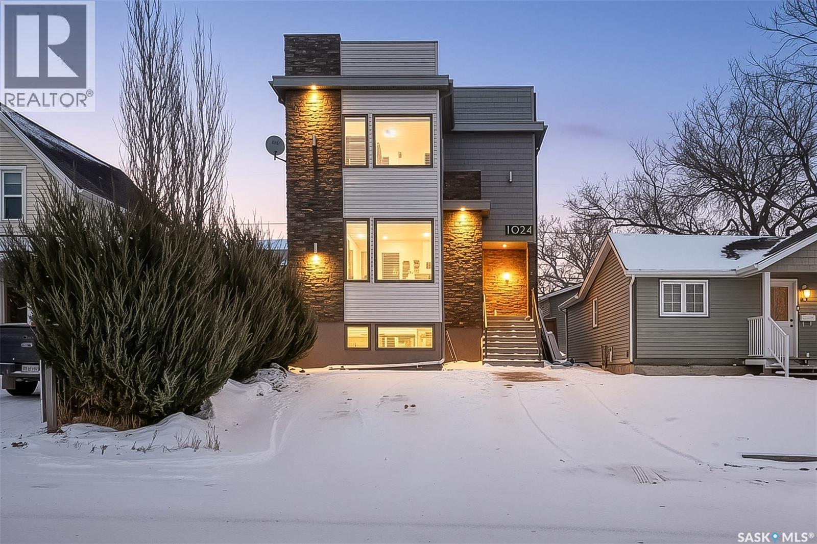 1024 Hochelaga STREET W, Moose Jaw, Saskatchewan