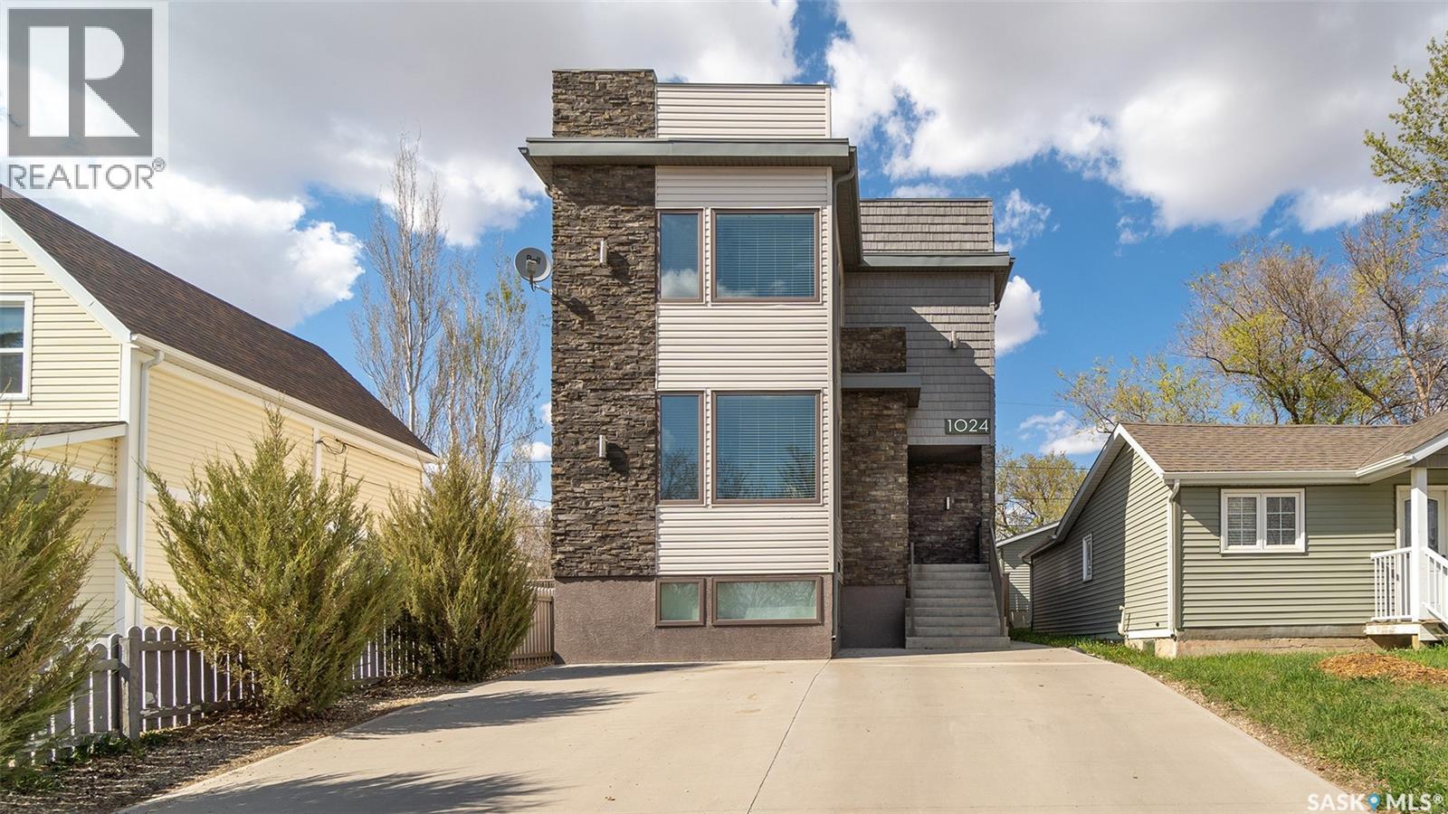 1024 Hochelaga Street W, Moose Jaw, Saskatchewan  S6H 2H9 - Photo 5 - SK027734