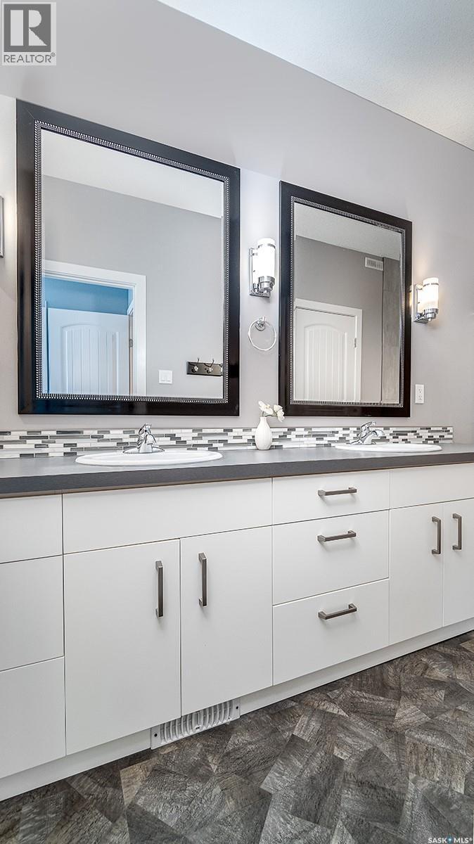 1024 Hochelaga Street W, Moose Jaw, Saskatchewan  S6H 2H9 - Photo 36 - SK027734