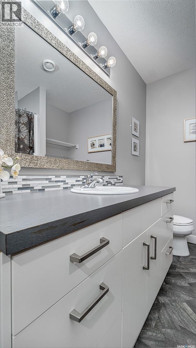 1024 Hochelaga Street W, Moose Jaw, Saskatchewan  S6H 2H9 - Photo 40 - SK027734