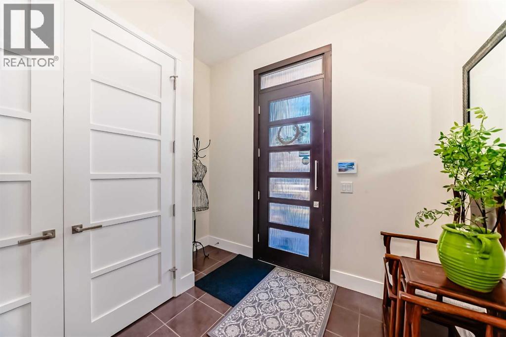 2810 25a Street Sw, Calgary, Alberta  T3E 1Z6 - Photo 5 - A2280876