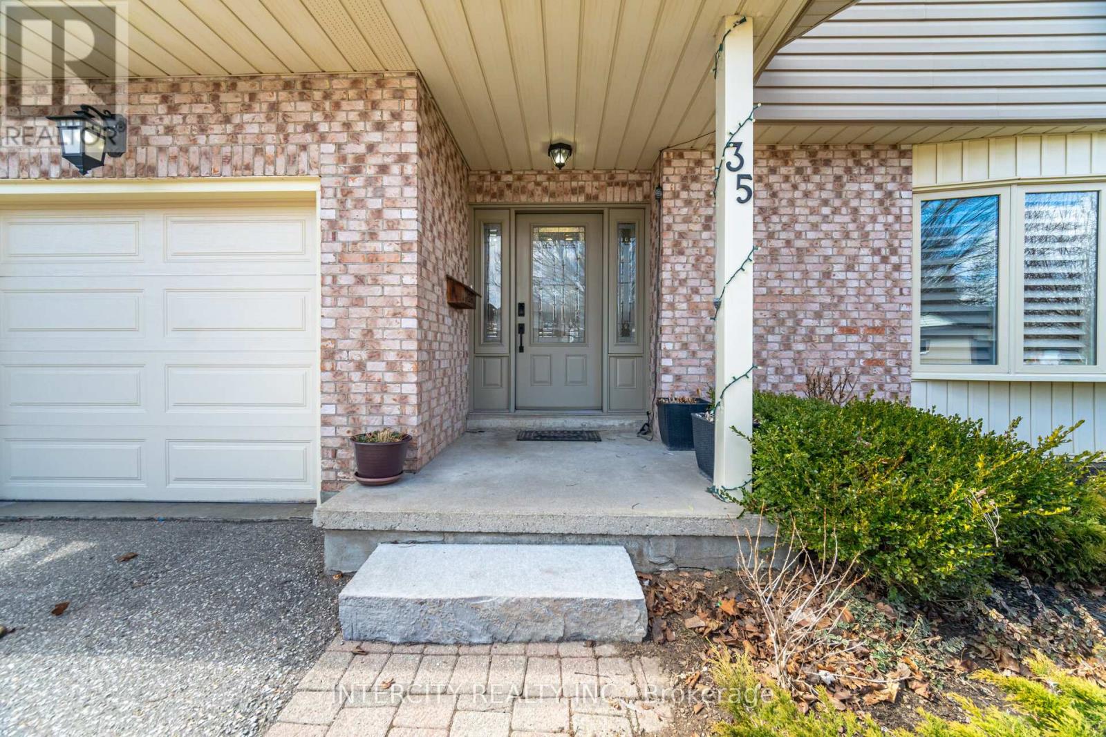 35 Lower Canada Crescent, Kitchener, Ontario  N2P 1E9 - Photo 4 - X12750096