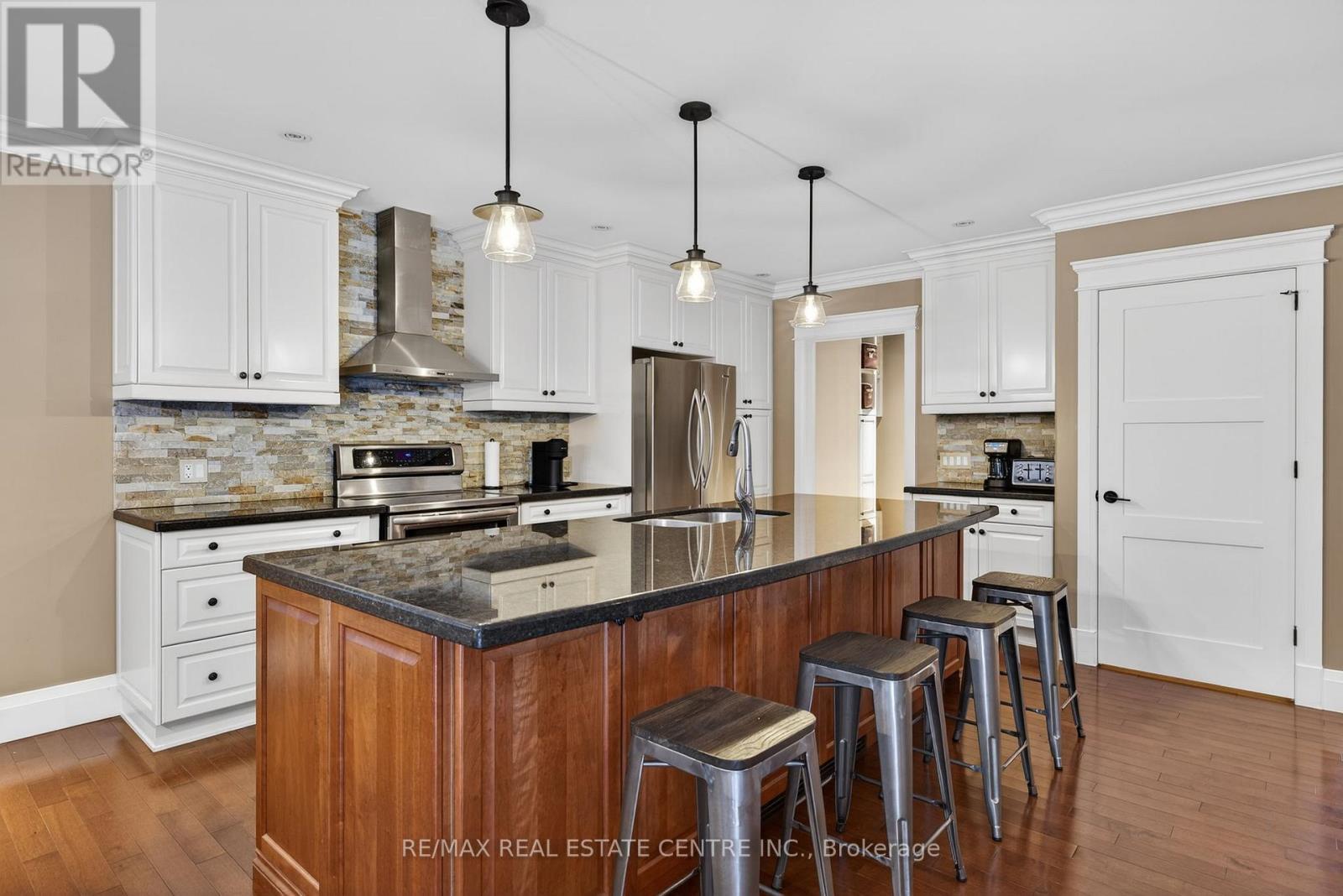 19 Golden Road, Mono, Ontario  L9W 6X8 - Photo 16 - X12750148