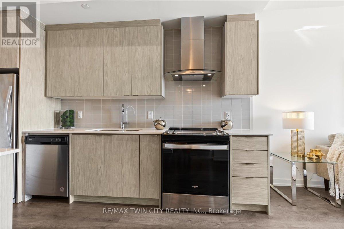 505 - 55 Duke Street W, Kitchener, Ontario  N2H 0C9 - Photo 5 - X12750172