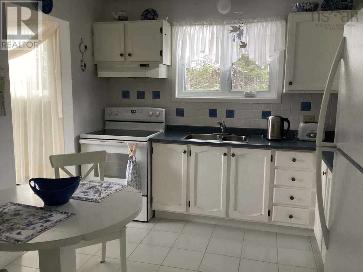 5 Melinda Avenue, East Lawrencetown, Nova Scotia  B2Z 1N8 - Photo 12 - 202601940