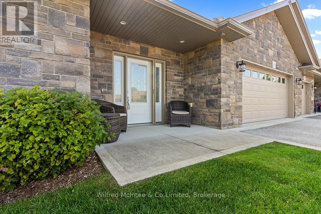 Unit #32 - 246 Grey Street S, Saugeen Shores, Ontario  N0H 2L0 - Photo 2 - X12750288