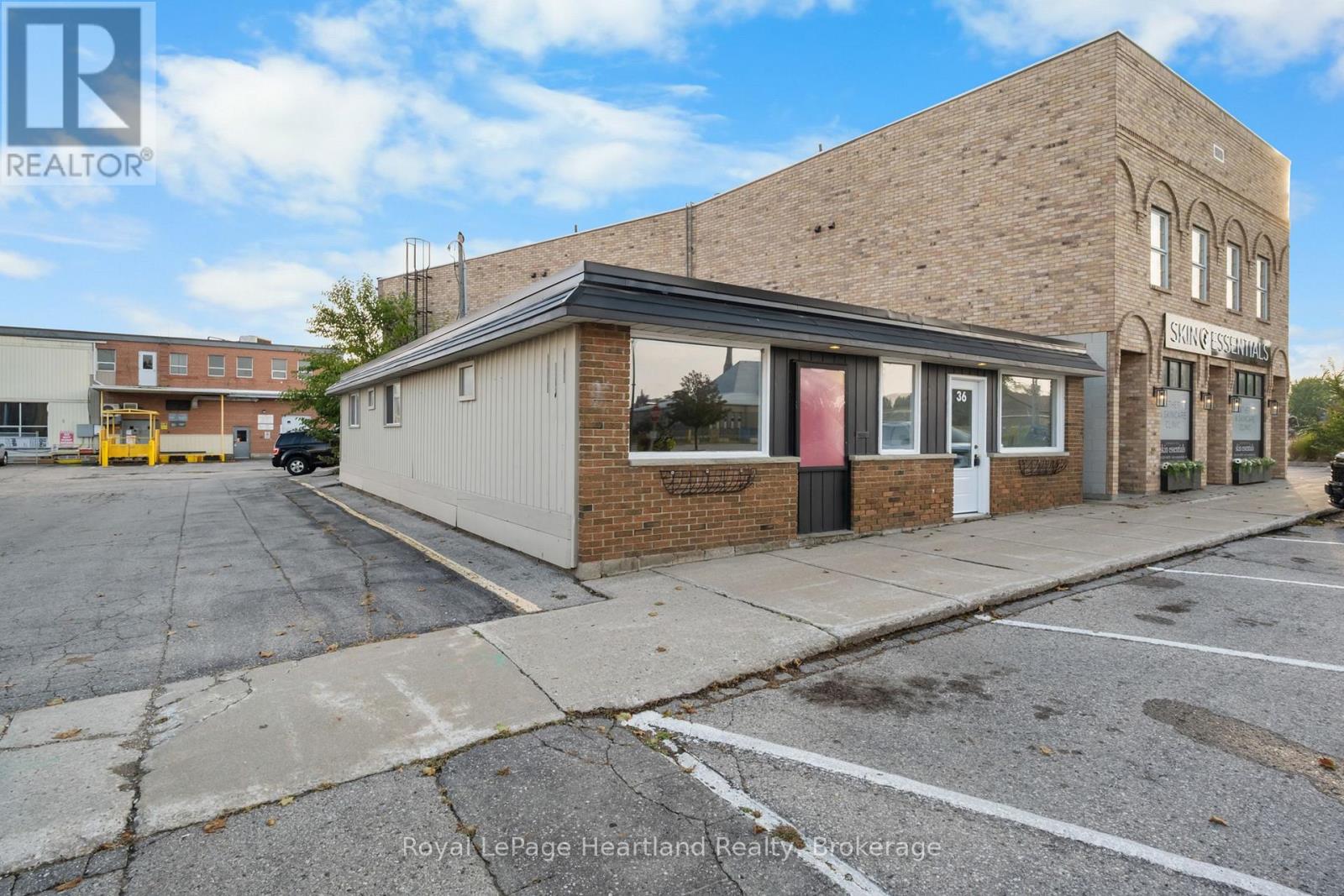 36 Newgate Street, Goderich, Ontario  N7A 1P1 - Photo 8 - X12750384