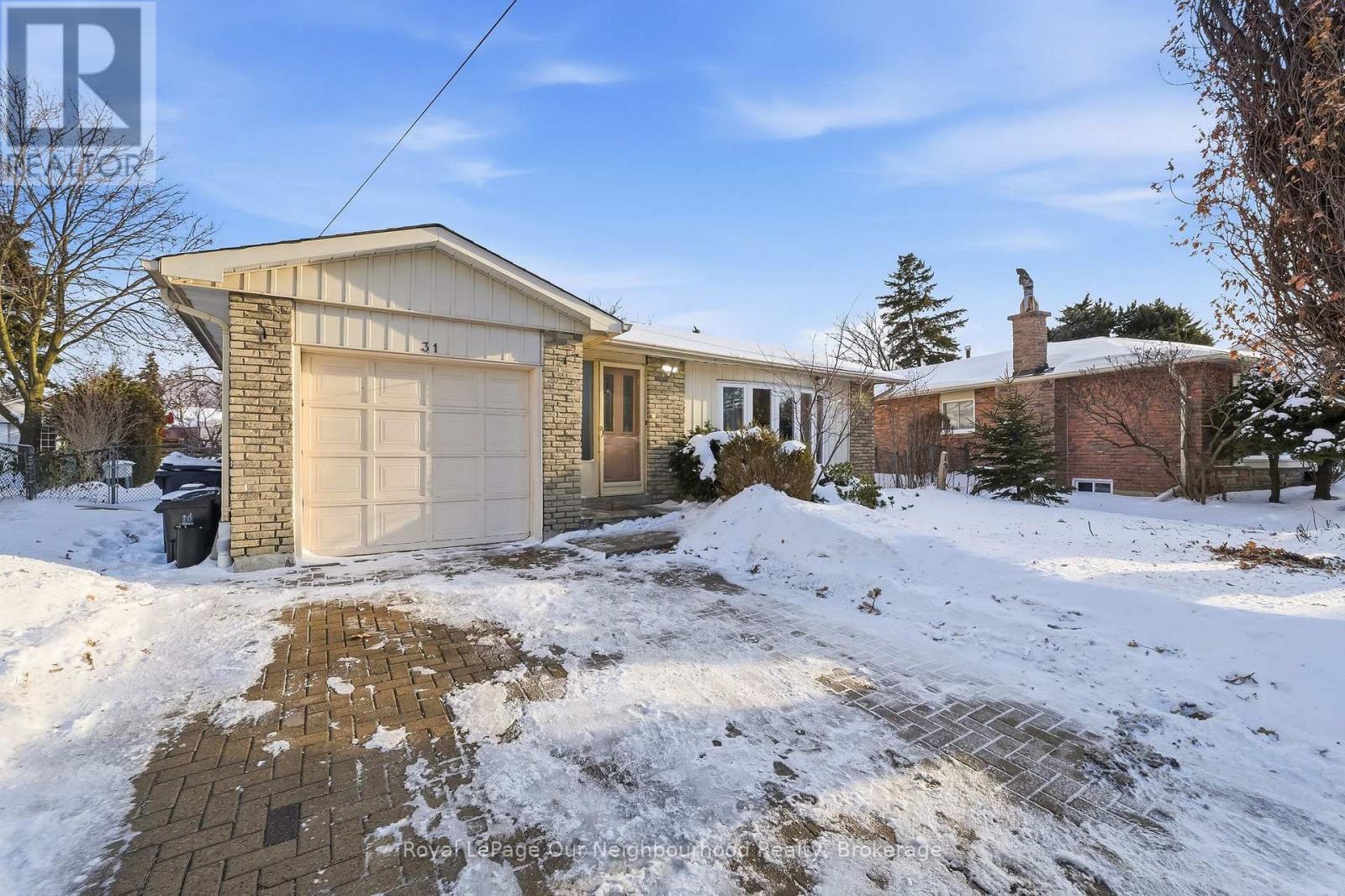 31 BOUNDY CRESCENT, Toronto, Ontario