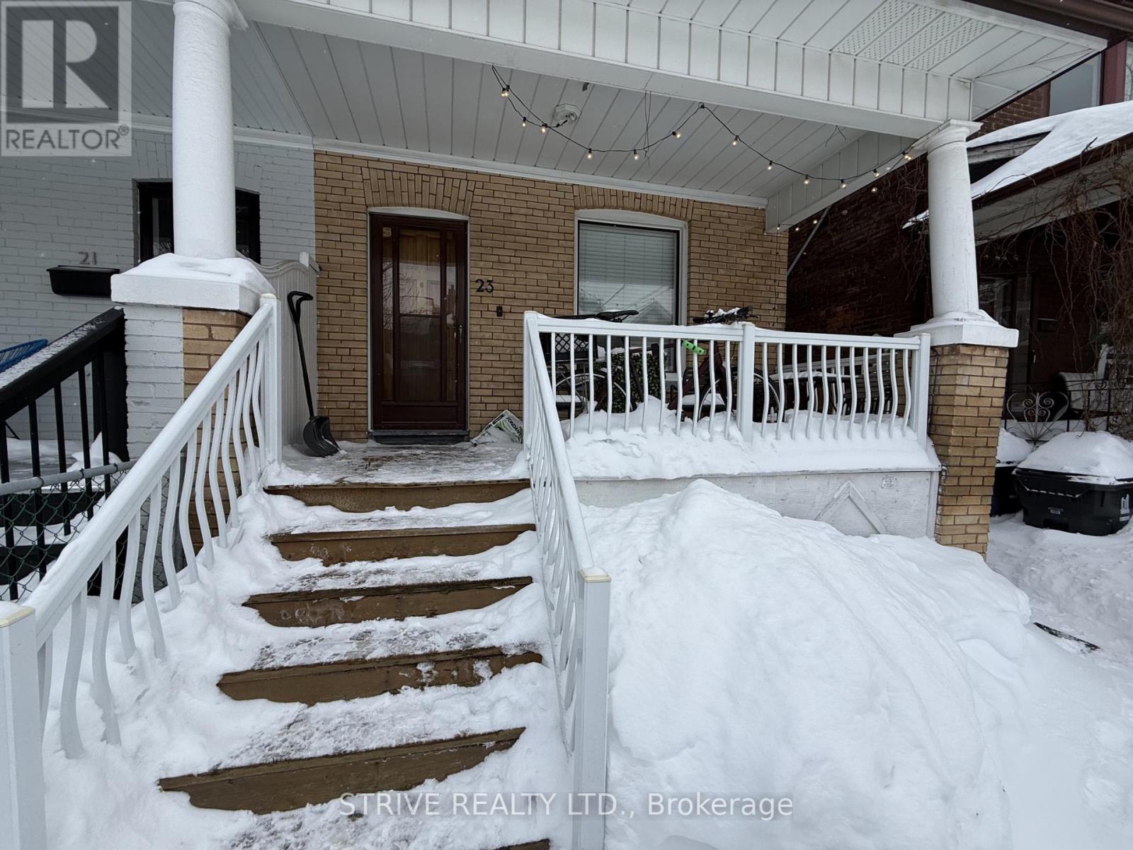 23 Burnfield (Upper) Avenue, Toronto (Dovercourt-Wallace Emerson-Junction), Ontario  M6G 1Y4 - Photo 2 - W12750382