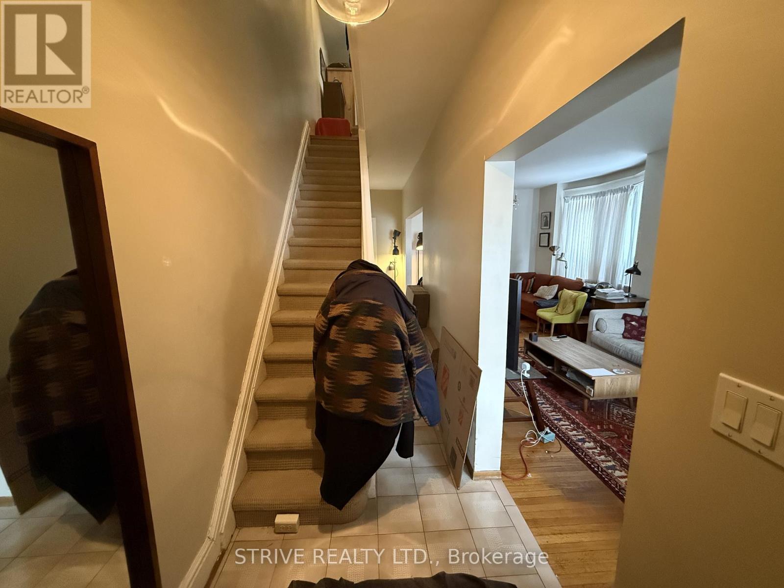 23 Burnfield (Upper) Avenue, Toronto (Dovercourt-Wallace Emerson-Junction), Ontario  M6G 1Y4 - Photo 9 - W12750382