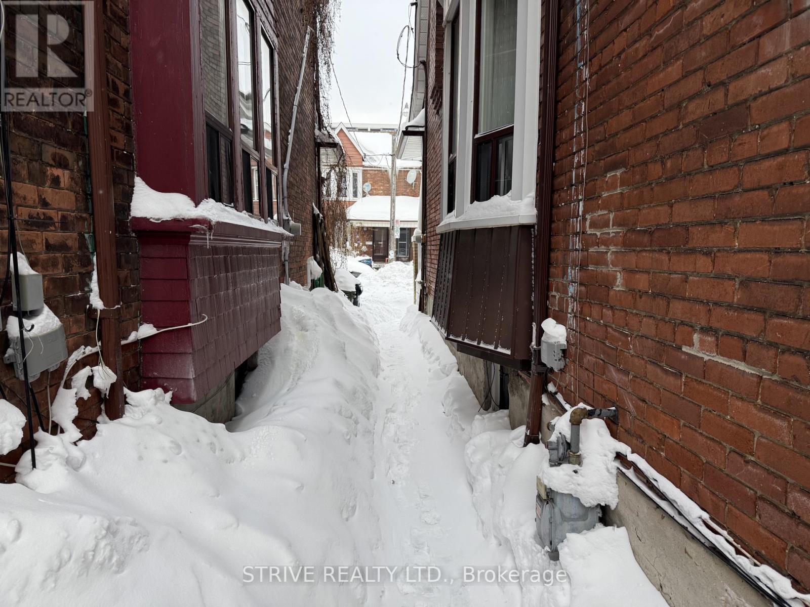 23 Burnfield (Lower) Avenue, Toronto (Dovercourt-Wallace Emerson-Junction), Ontario  M6G 1Y4 - Photo 2 - W12750400