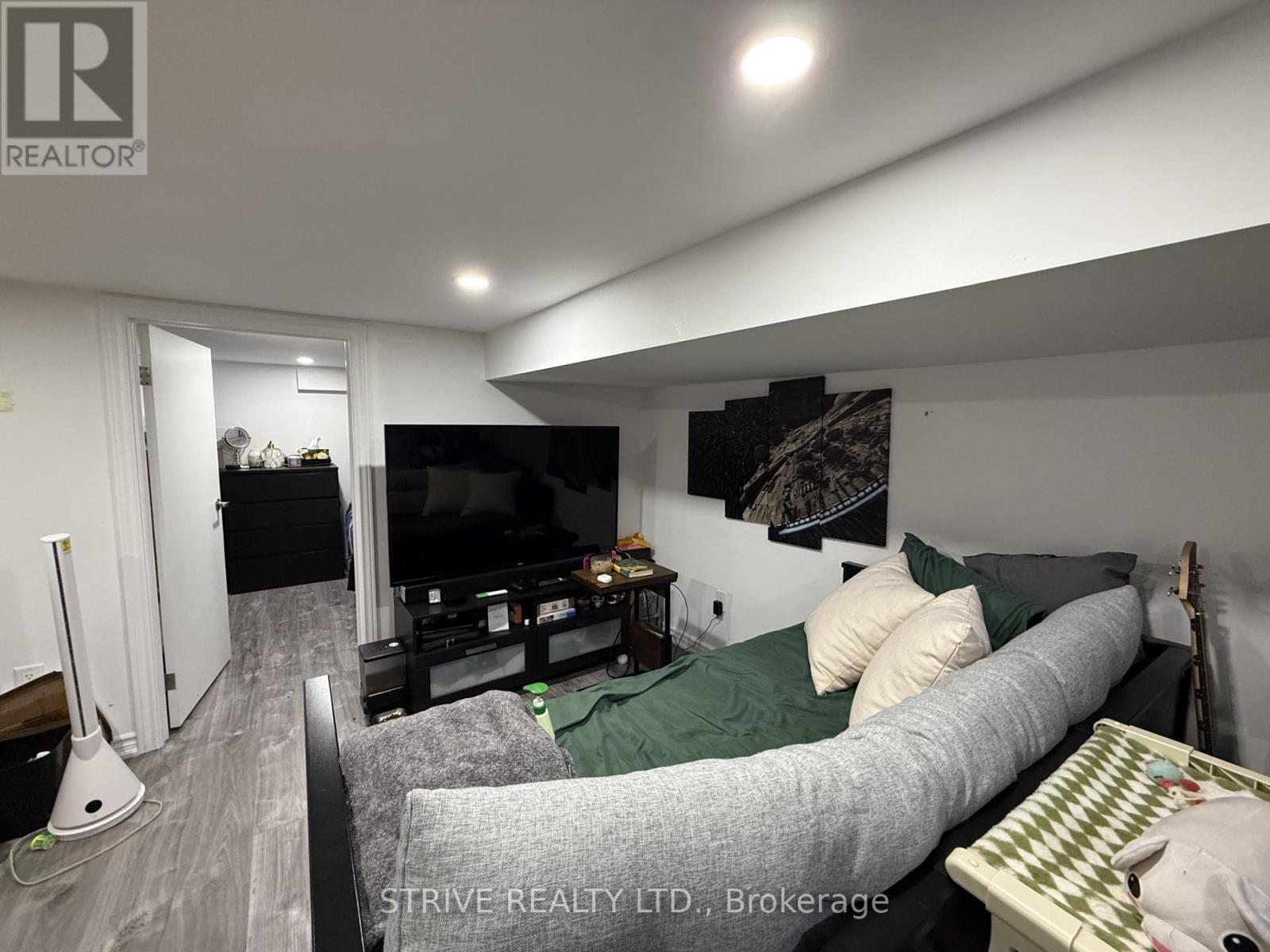 23 Burnfield (Lower) Avenue, Toronto (Dovercourt-Wallace Emerson-Junction), Ontario  M6G 1Y4 - Photo 6 - W12750400