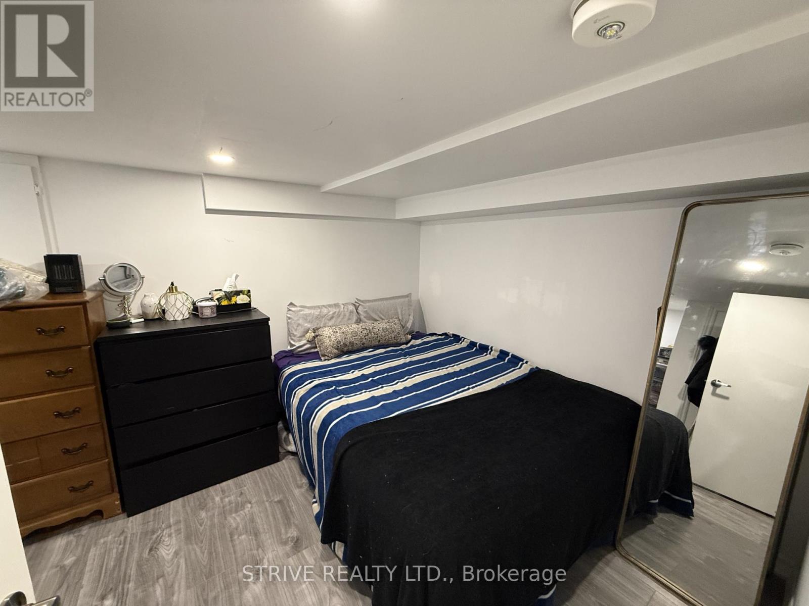 23 Burnfield (Lower) Avenue, Toronto (Dovercourt-Wallace Emerson-Junction), Ontario  M6G 1Y4 - Photo 7 - W12750400