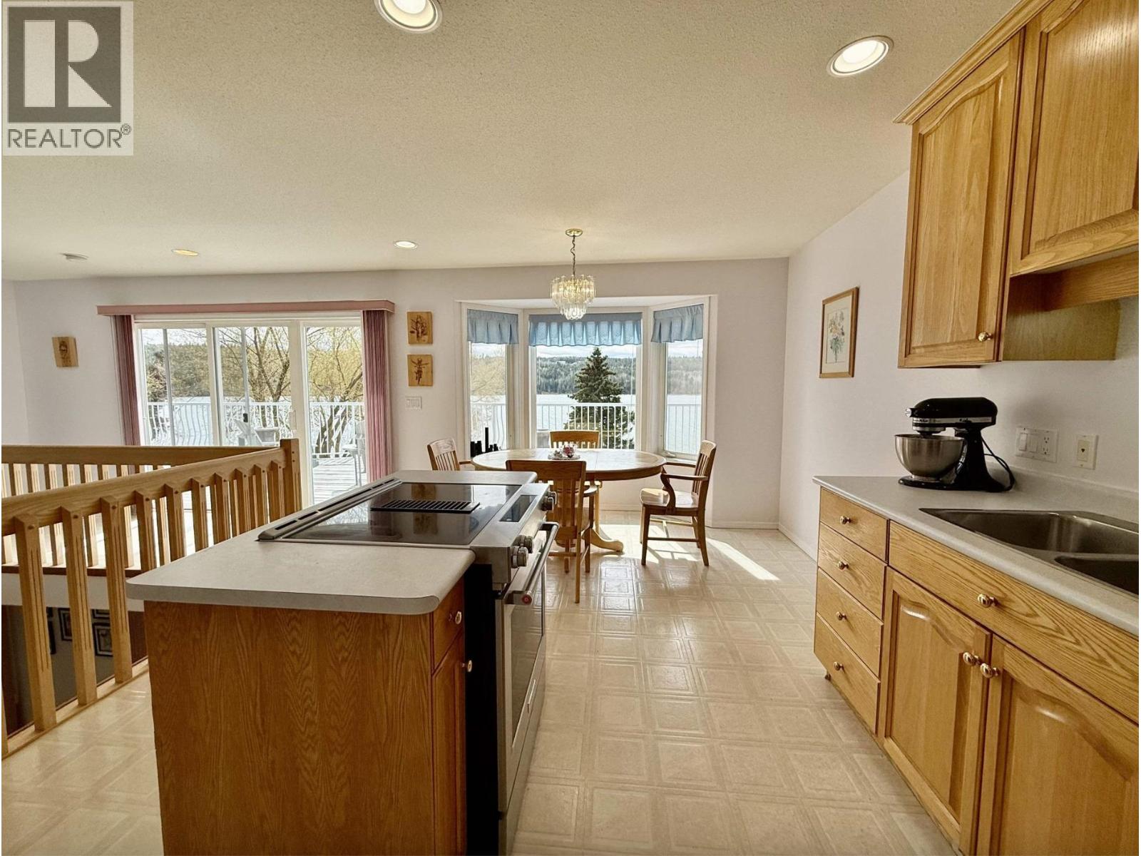 3474 Dunsmuir Road, Lac La Hache, British Columbia  V0K 1T1 - Photo 10 - R3085129