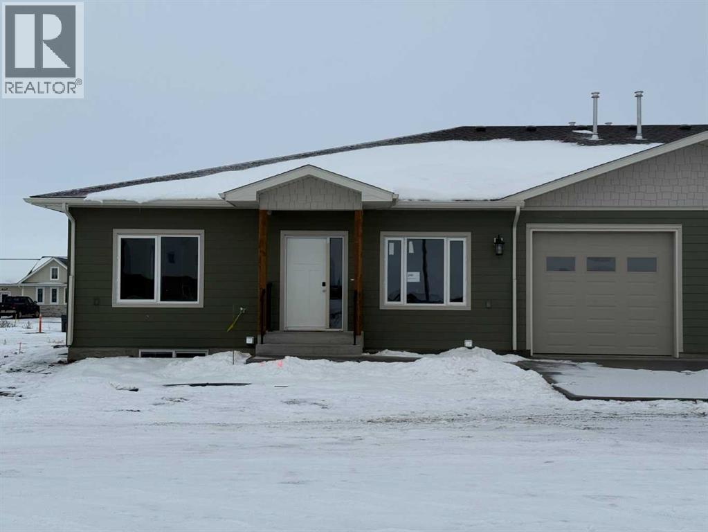 240 Parkview Lane W, Bow Island, Alberta