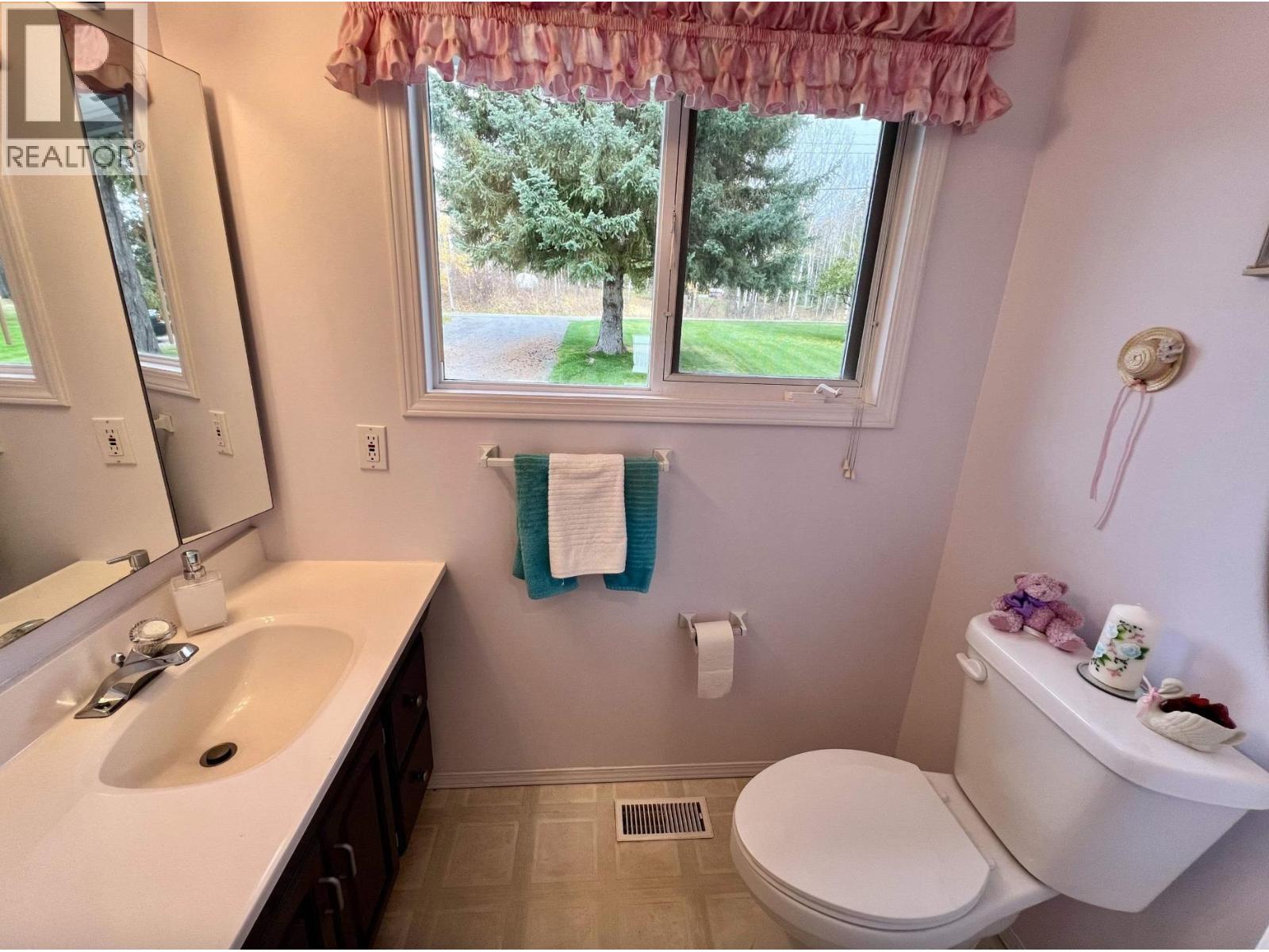 3474 Dunsmuir Road, Lac La Hache, British Columbia  V0K 1T1 - Photo 13 - R3085129