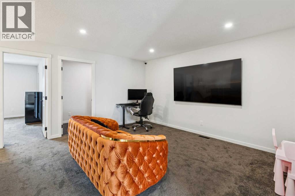 86 Creekside Way Sw, Calgary, Alberta  T2X 4A9 - Photo 30 - A2278154