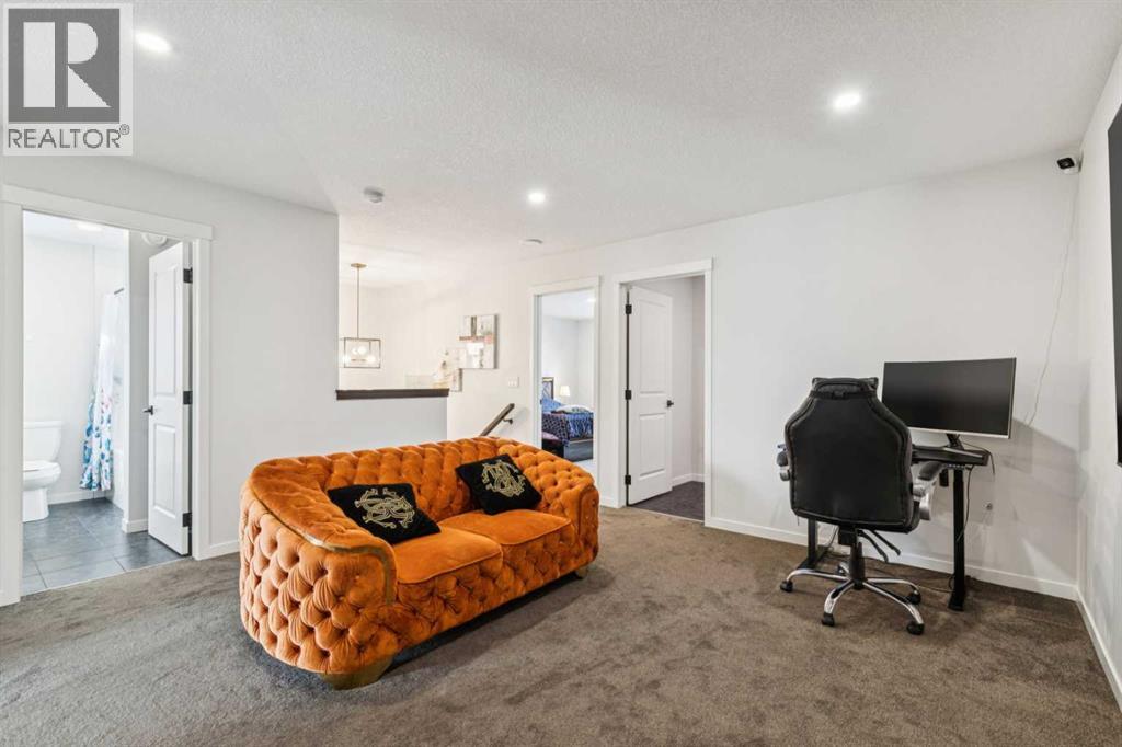 86 Creekside Way Sw, Calgary, Alberta  T2X 4A9 - Photo 31 - A2278154