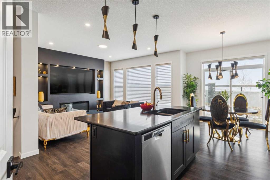 86 Creekside Way Sw, Calgary, Alberta  T2X 4A9 - Photo 7 - A2278154