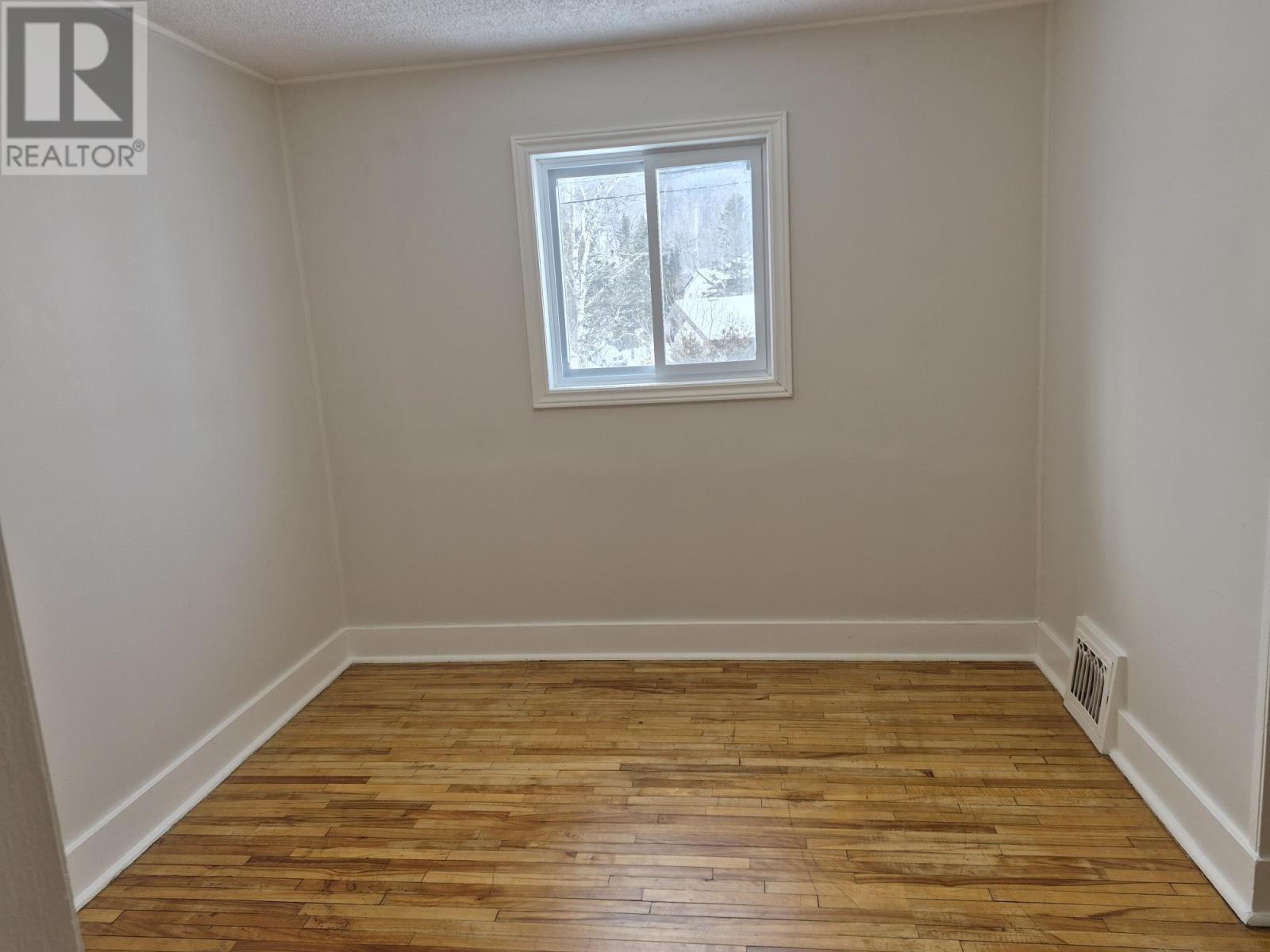 40 Stevens Ave, Marathon, Ontario  P0T 2E0 - Photo 17 - TB2600116