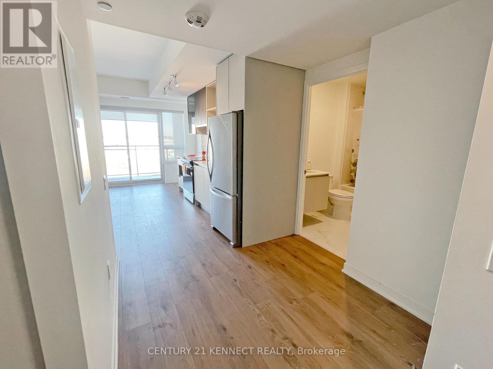 806 - 395 Dundas Street W, Oakville, Ontario  L6M 4M2 - Photo 3 - W12575276