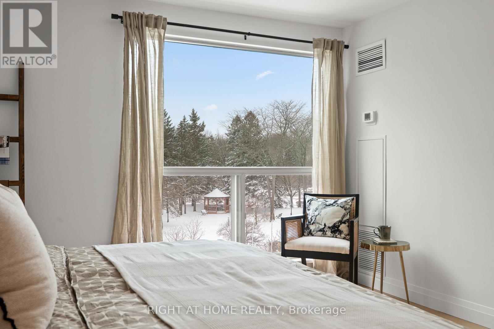 312 - 1700 The Collegeway, Mississauga, Ontario  L5L 4M2 - Photo 2 - W12715510