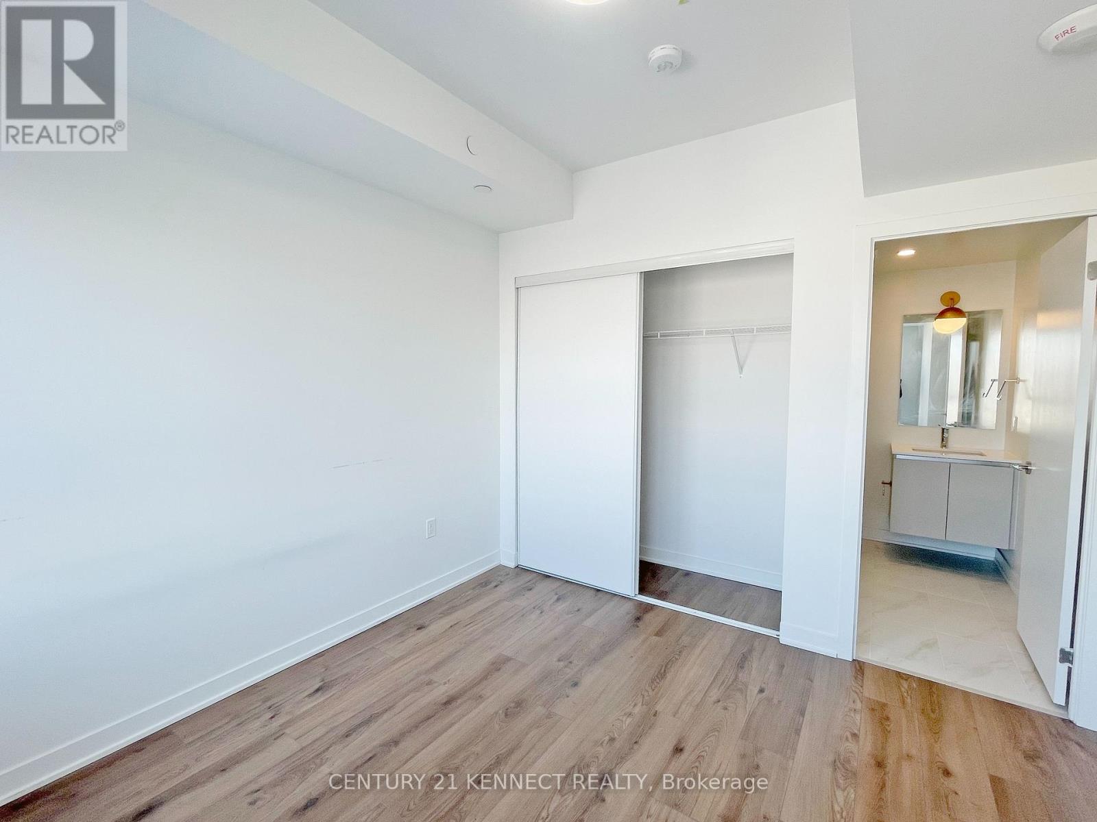 806 - 395 Dundas Street W, Oakville, Ontario  L6M 4M2 - Photo 8 - W12575276