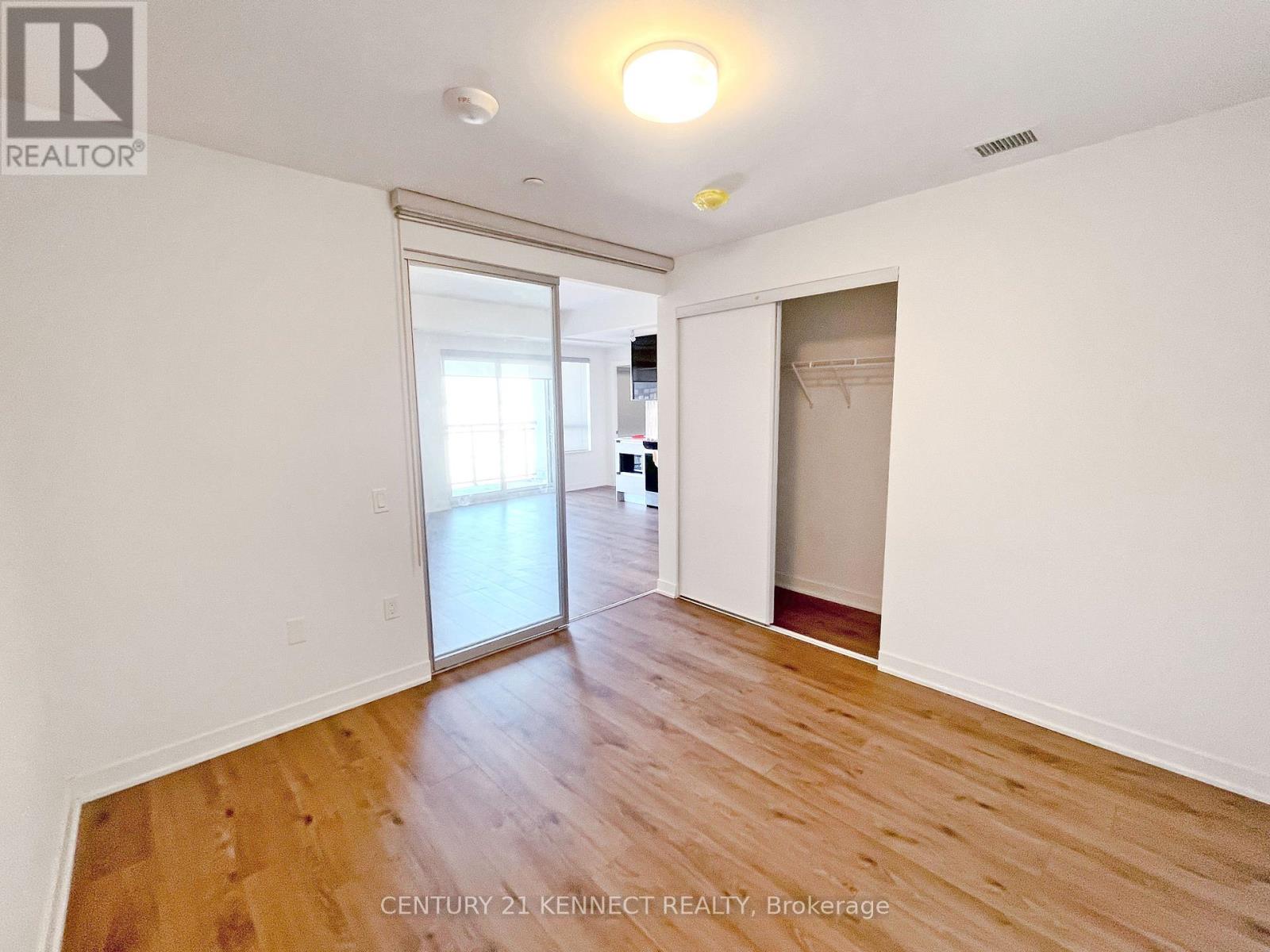 806 - 395 Dundas Street W, Oakville, Ontario  L6M 4M2 - Photo 9 - W12575276