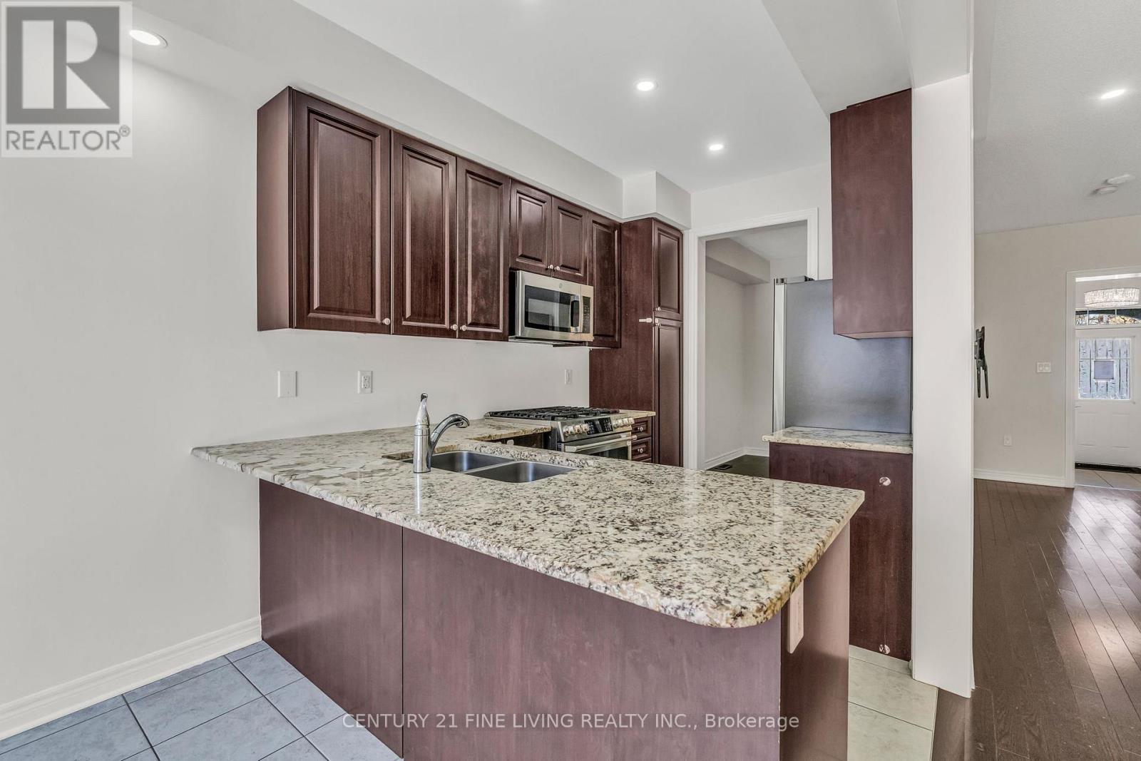 30 Kamori Drive, Caledon, Ontario  L7C 3W1 - Photo 13 - W12750246