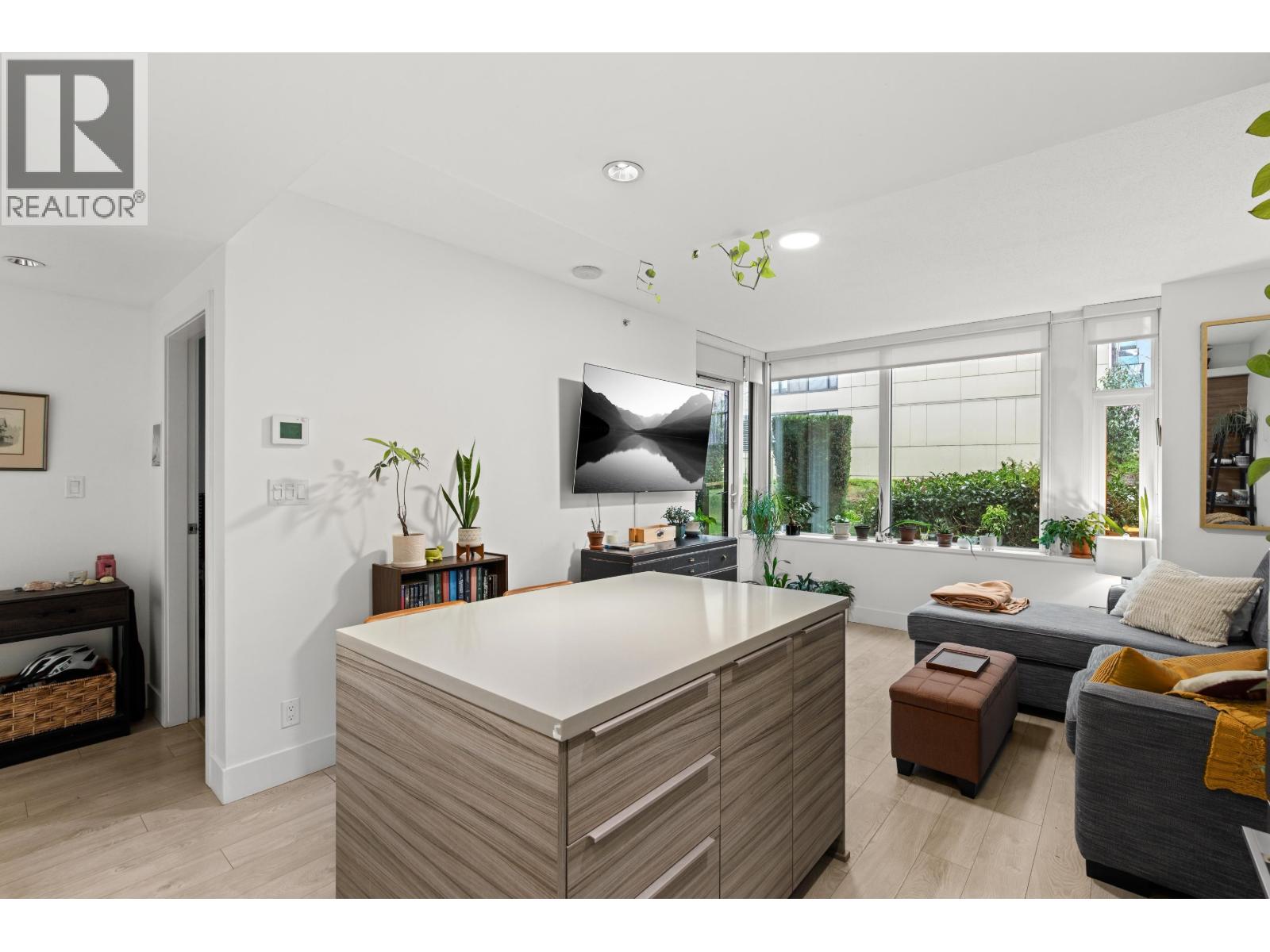 205 1550 Fern Street, North Vancouver, British Columbia  V7J 0A9 - Photo 8 - R3085452