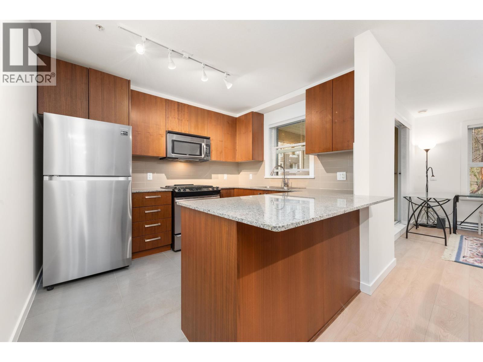 211 5775 Irmin Street, Burnaby, British Columbia  V5J 0C3 - Photo 3 - R3085455