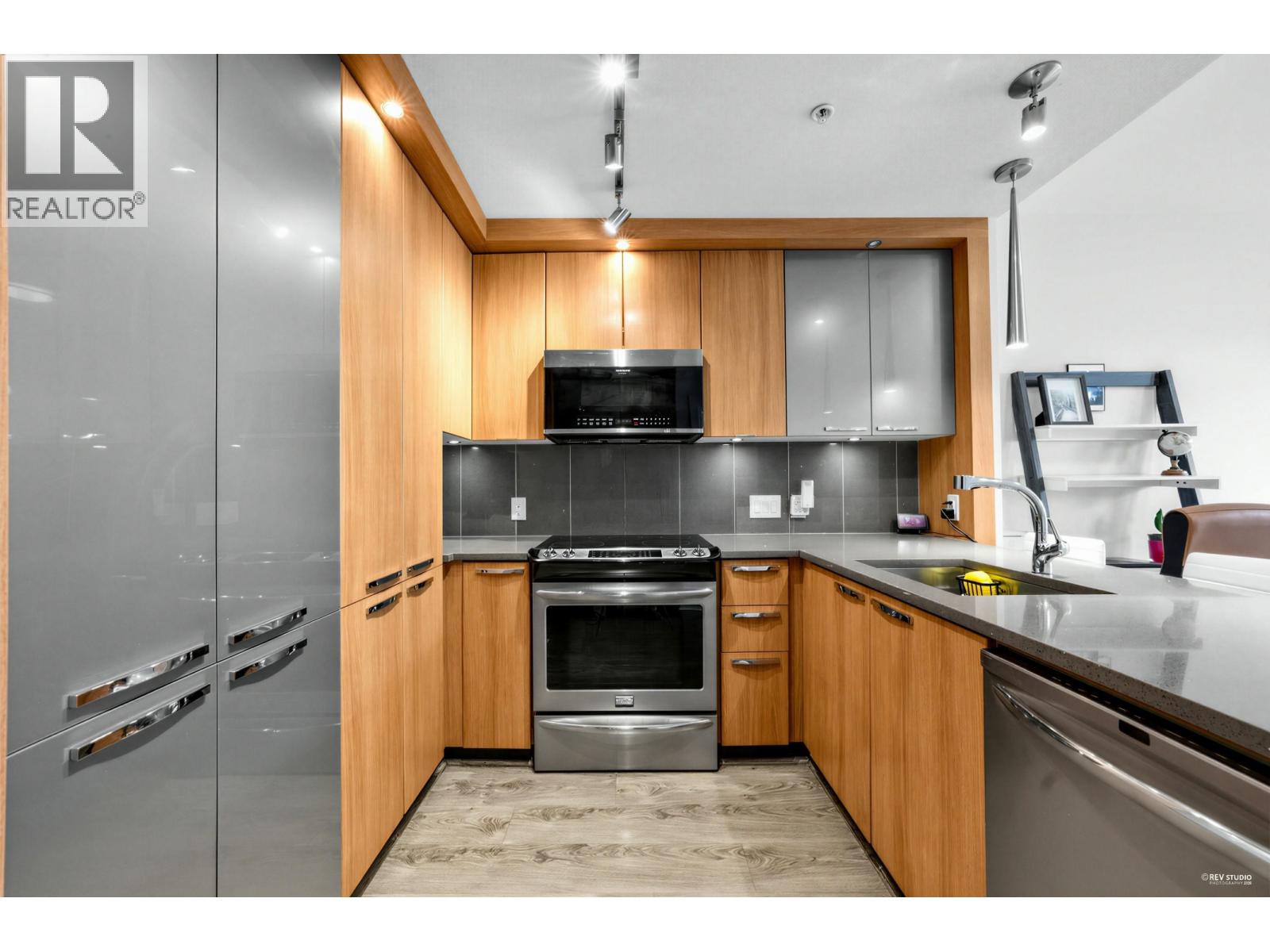 307 733 W 14 Street, North Vancouver, British Columbia  V7M 0C6 - Photo 11 - R3085459