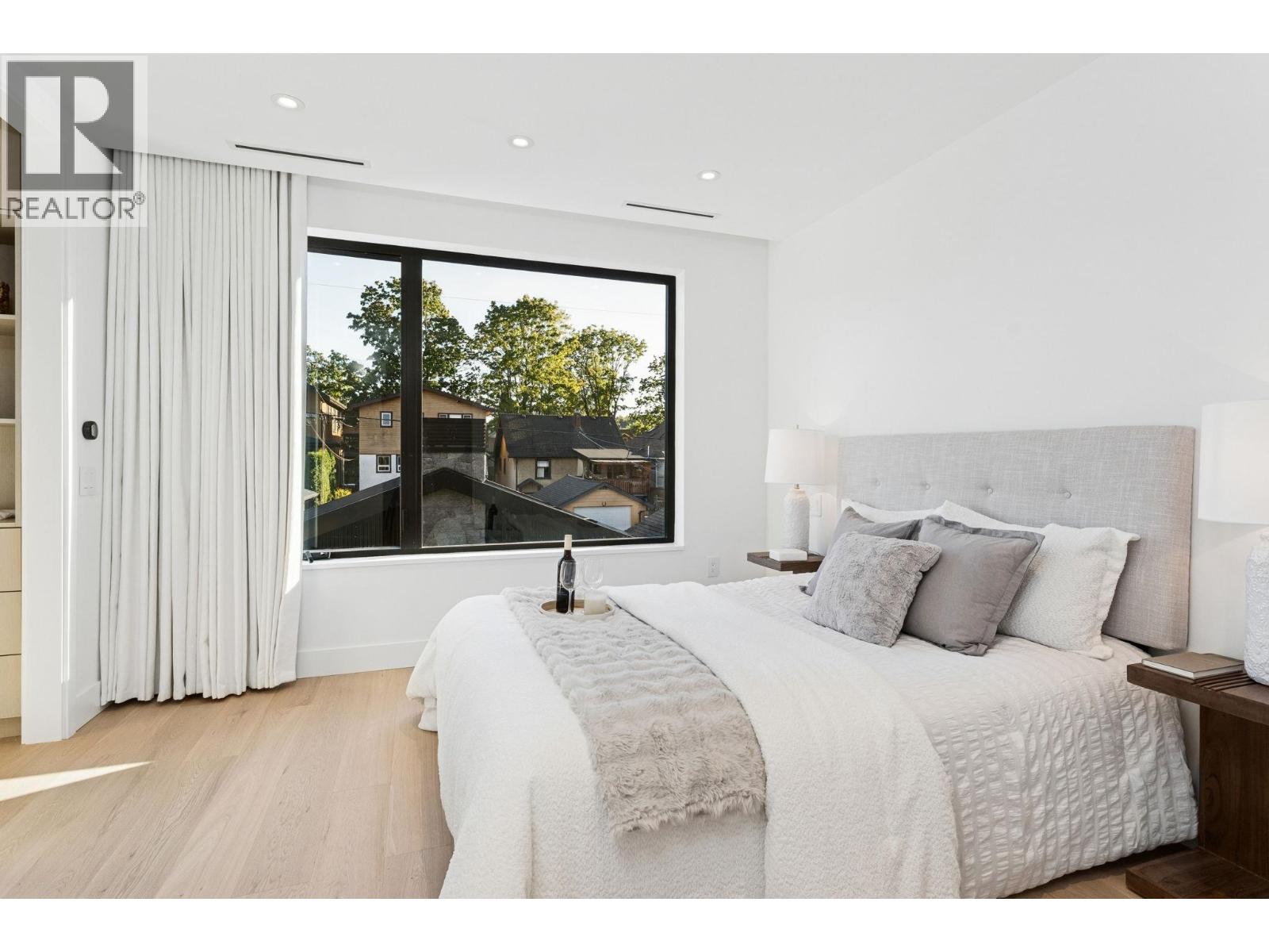 2 3036 W 14th Avenue, Vancouver, British Columbia  V6K 2X8 - Photo 11 - R3085464