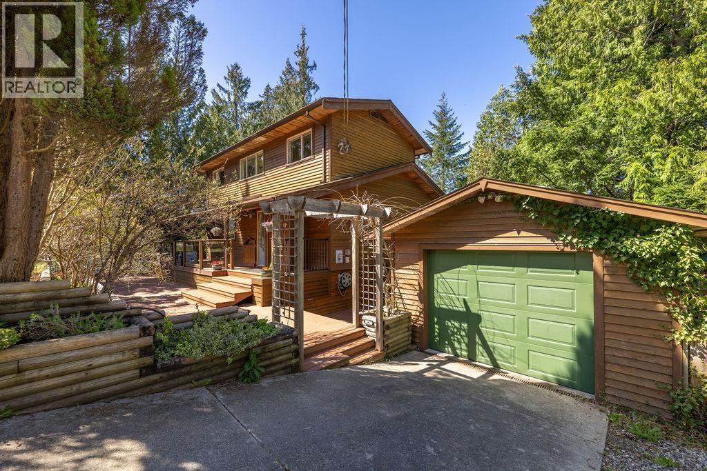 5864 Skookumchuk Road, Sechelt, British Columbia  V0N 3A4 - Photo 7 - R3085463