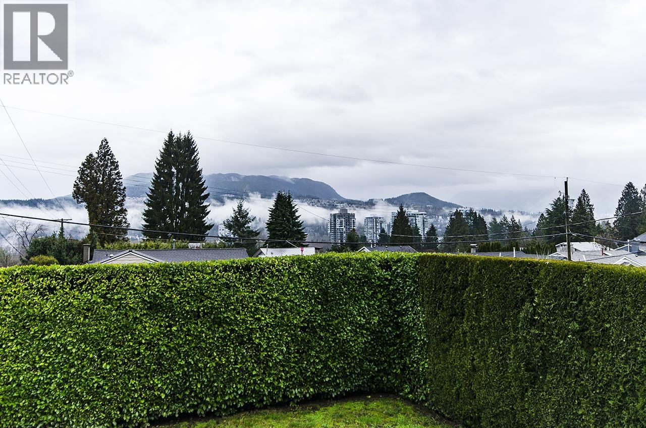 1045 Moray Street, Coquitlam, British Columbia  V3J 7G9 - Photo 14 - R3085490