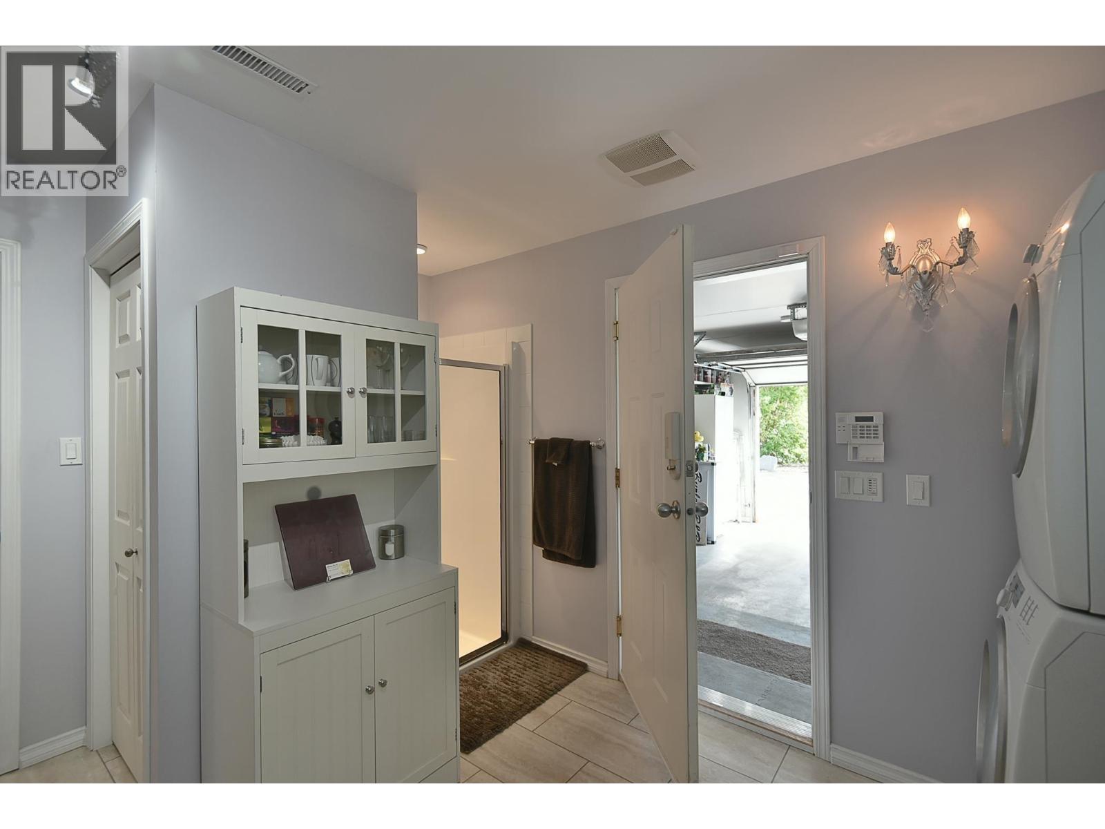 5457 Burley Place, Sechelt, British Columbia  V0N 3A0 - Photo 17 - R3085525