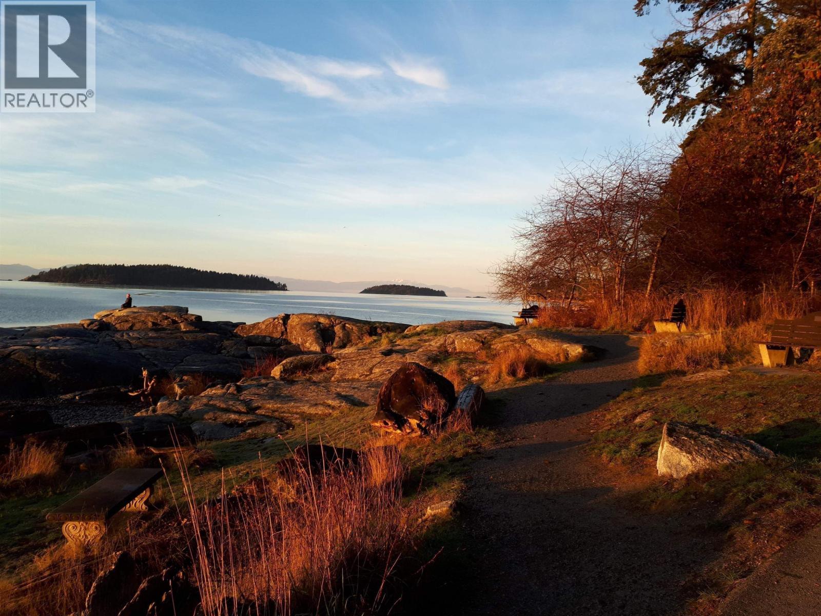 5457 Burley Place, Sechelt, British Columbia  V0N 3A0 - Photo 4 - R3085525