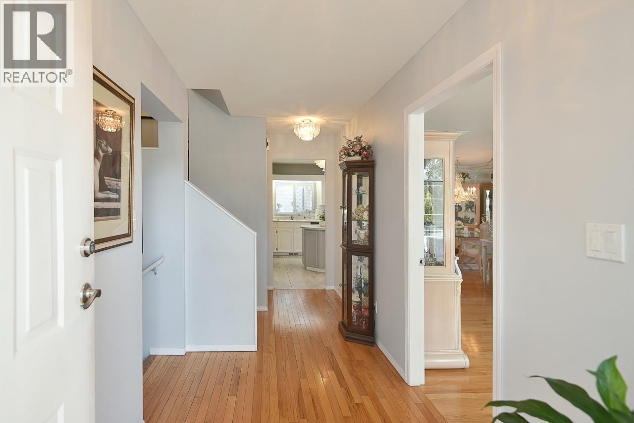 5457 Burley Place, Sechelt, British Columbia  V0N 3A0 - Photo 6 - R3085525