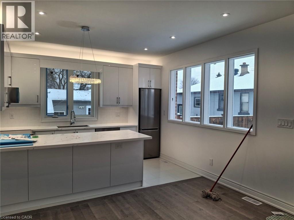 114 Warren Avenue, Hamilton, Ontario  L9A 3E1 - Photo 7 - 40799361