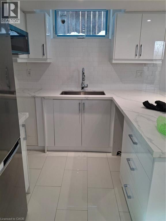 114 Warren Avenue, Hamilton, Ontario  L9A 3E1 - Photo 12 - 40799361