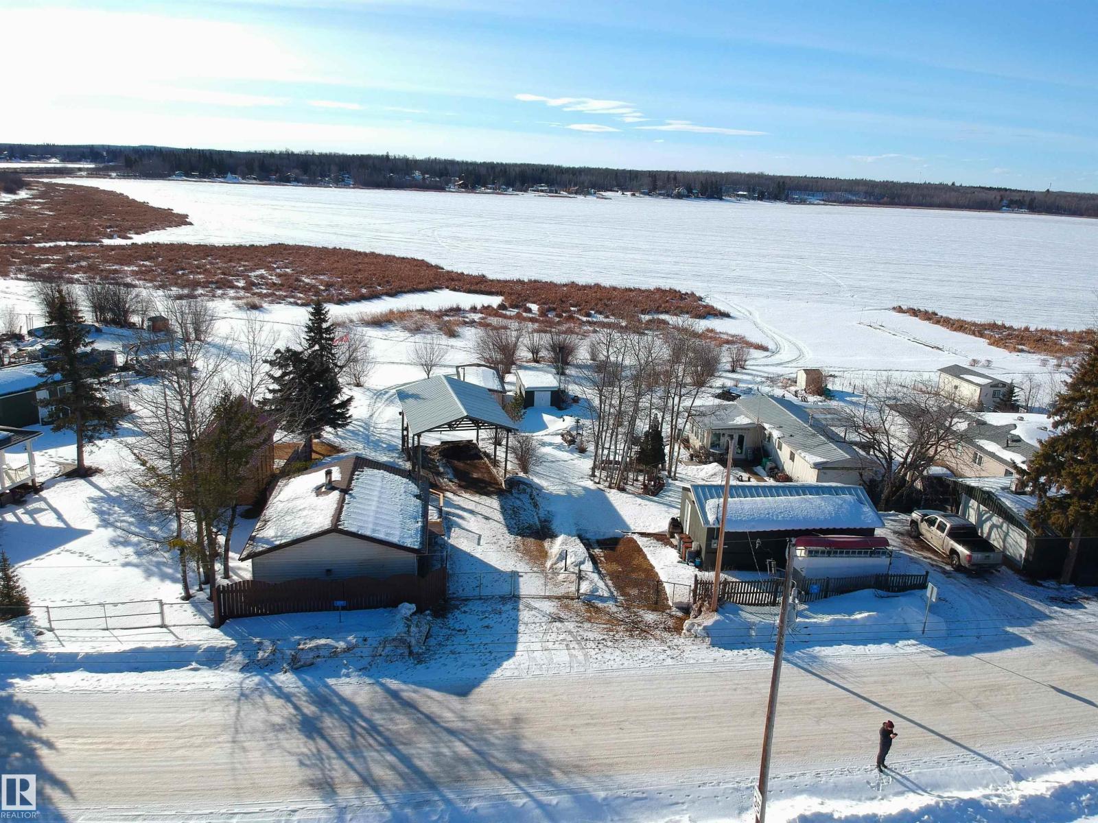 177 Lakeshore Dr, Rural Lac Ste. Anne County, Alberta  T0E 1V0 - Photo 4 - E4471940